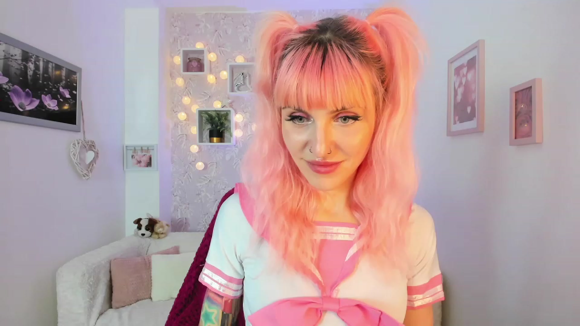 Gallery image thumbnail from Rouge_Girl's myfreecams stream on, 04/19/2023, 19:58 image 12 of 20