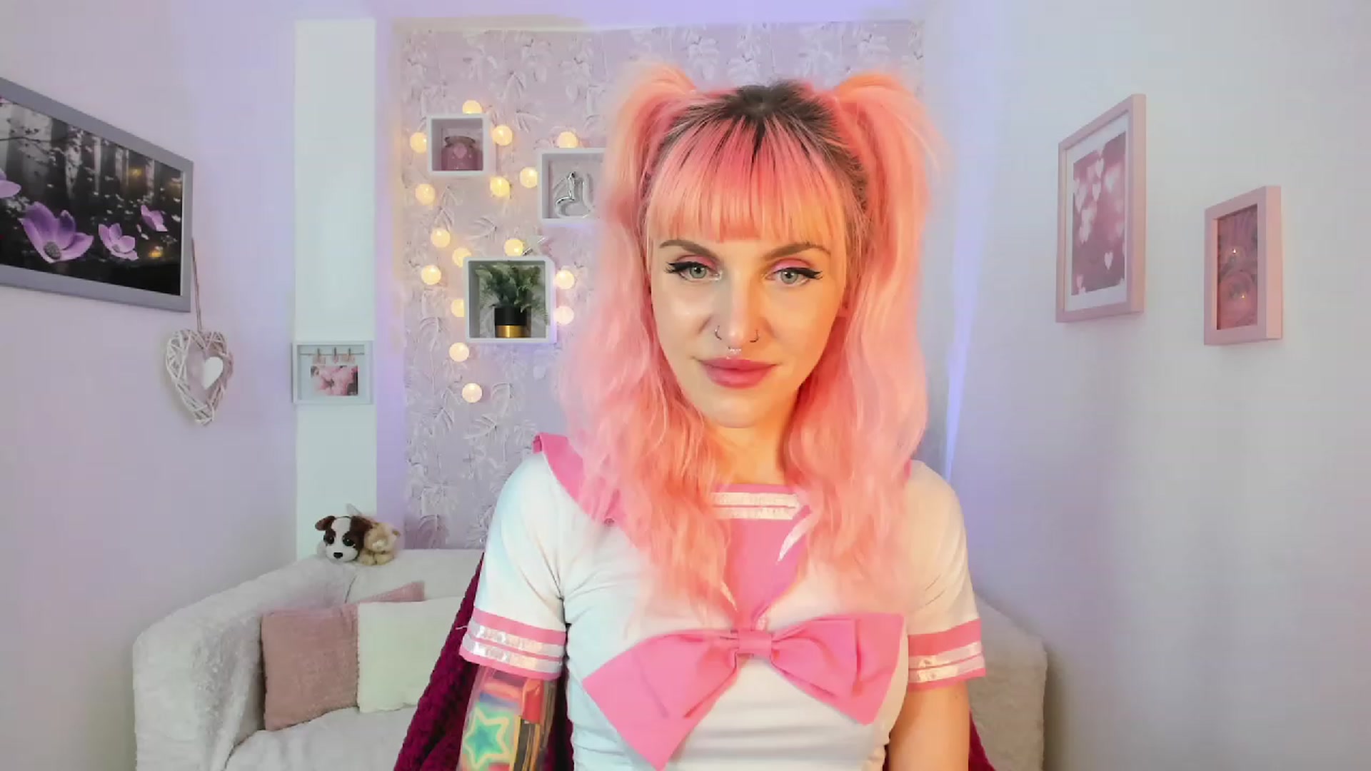 Gallery image thumbnail from Rouge_Girl's myfreecams stream on, 04/19/2023, 19:58 image 6 of 20