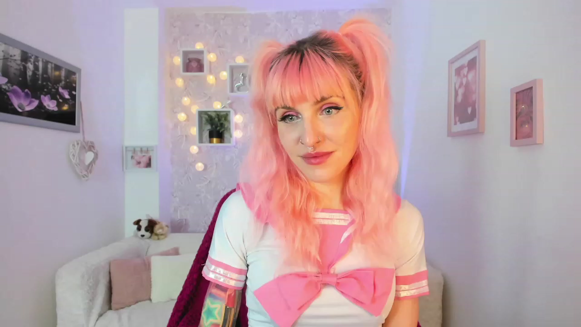 Gallery image thumbnail from Rouge_Girl's myfreecams stream on, 04/19/2023, 19:58 image 9 of 20