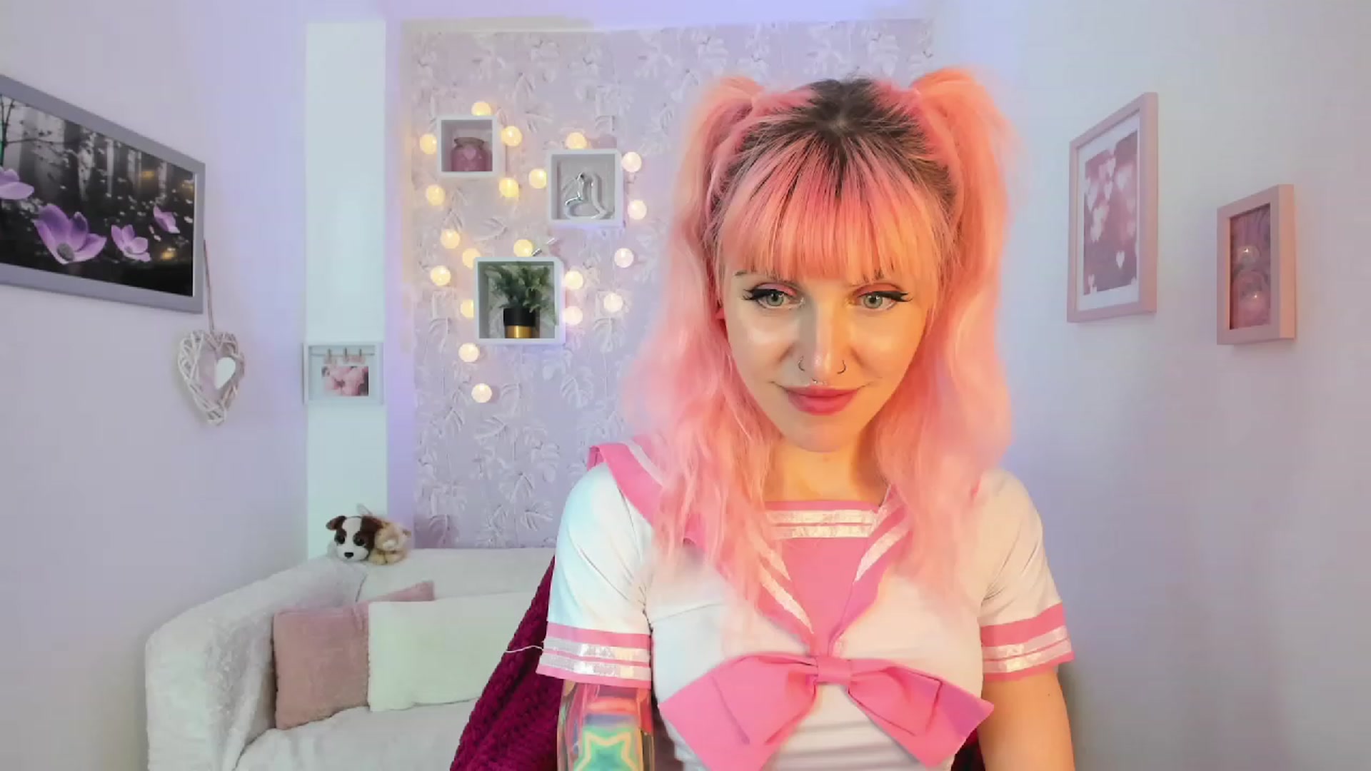 Gallery image thumbnail from Rouge_Girl's myfreecams stream on, 04/19/2023, 21:27 image 20 of 20