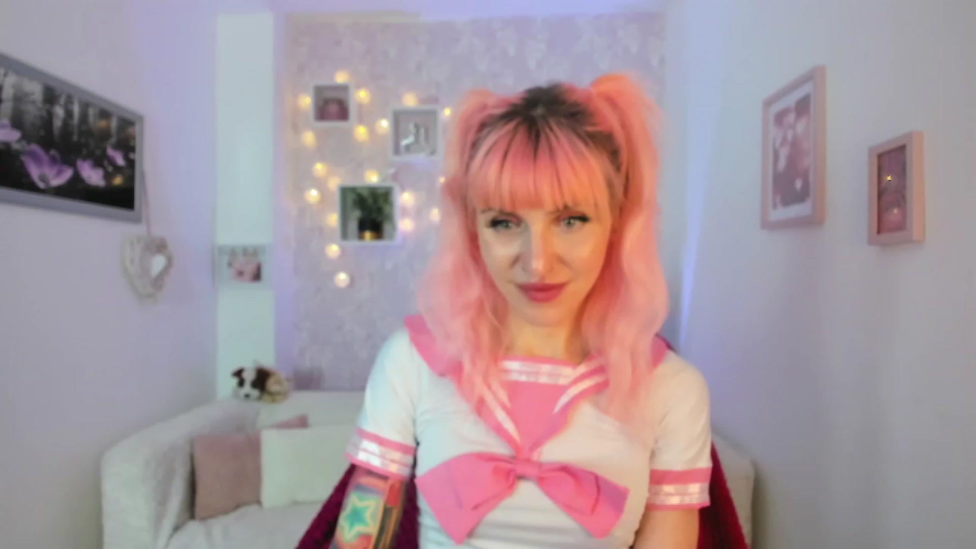 Gallery image thumbnail from Rouge_Girl's myfreecams stream on, 04/19/2023, 21:27 image 6 of 20