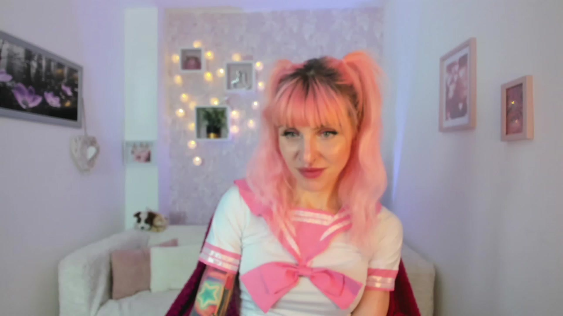 Gallery image thumbnail from Rouge_Girl's myfreecams stream on, 04/19/2023, 21:27 image 7 of 20