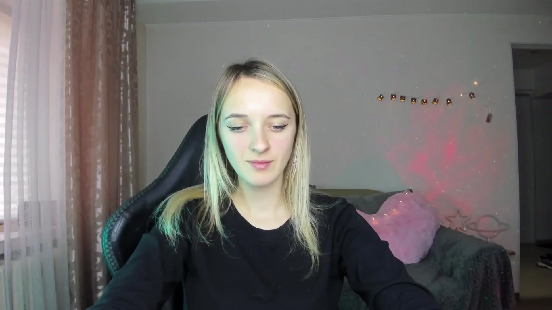 Gallery image thumbnail from RouseReed's myfreecams stream on, 10/26/2025, 11:04 image 17 of 20