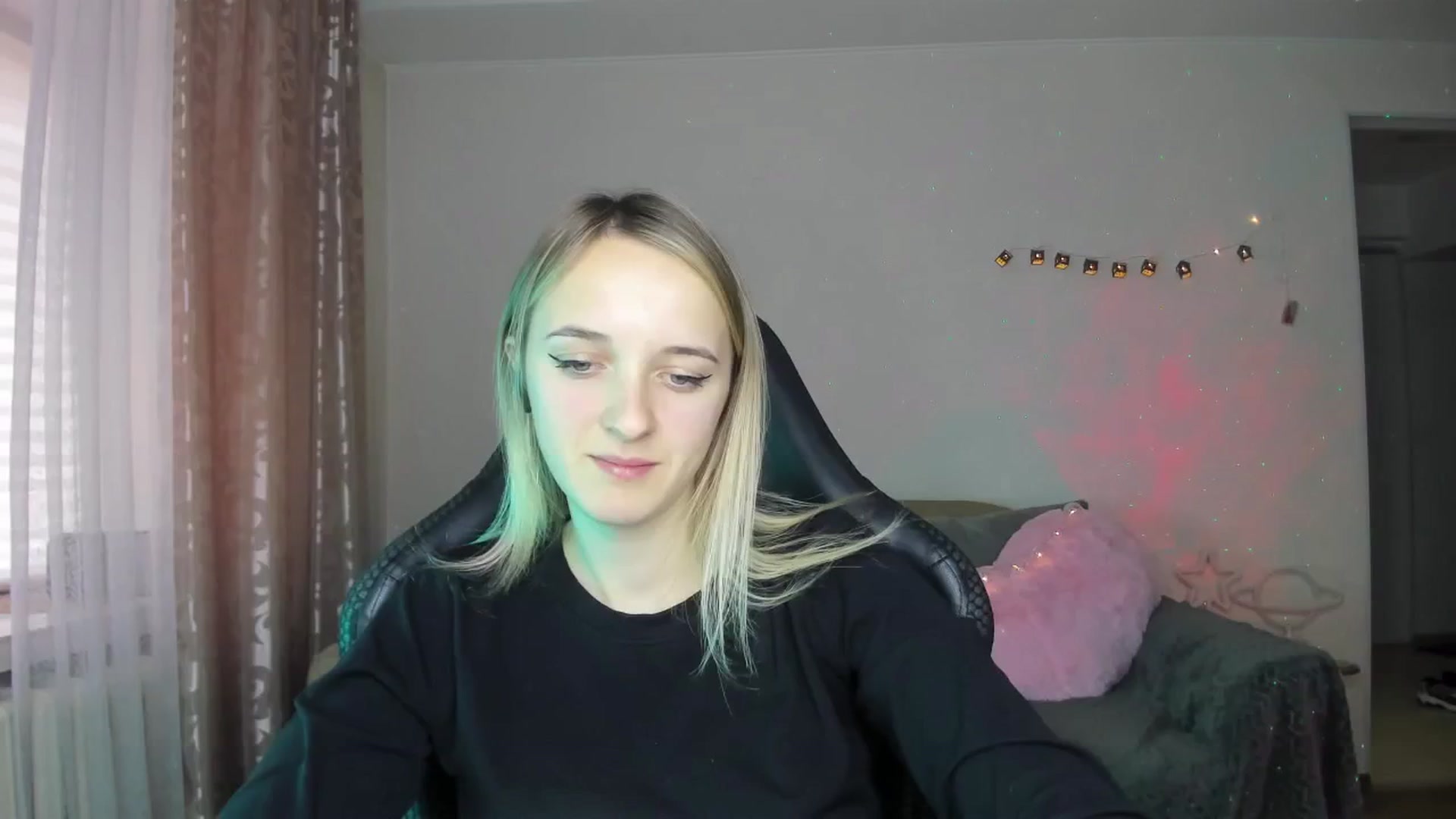Gallery image thumbnail from RouseReed's myfreecams stream on, 10/26/2025, 12:31 image 3 of 20