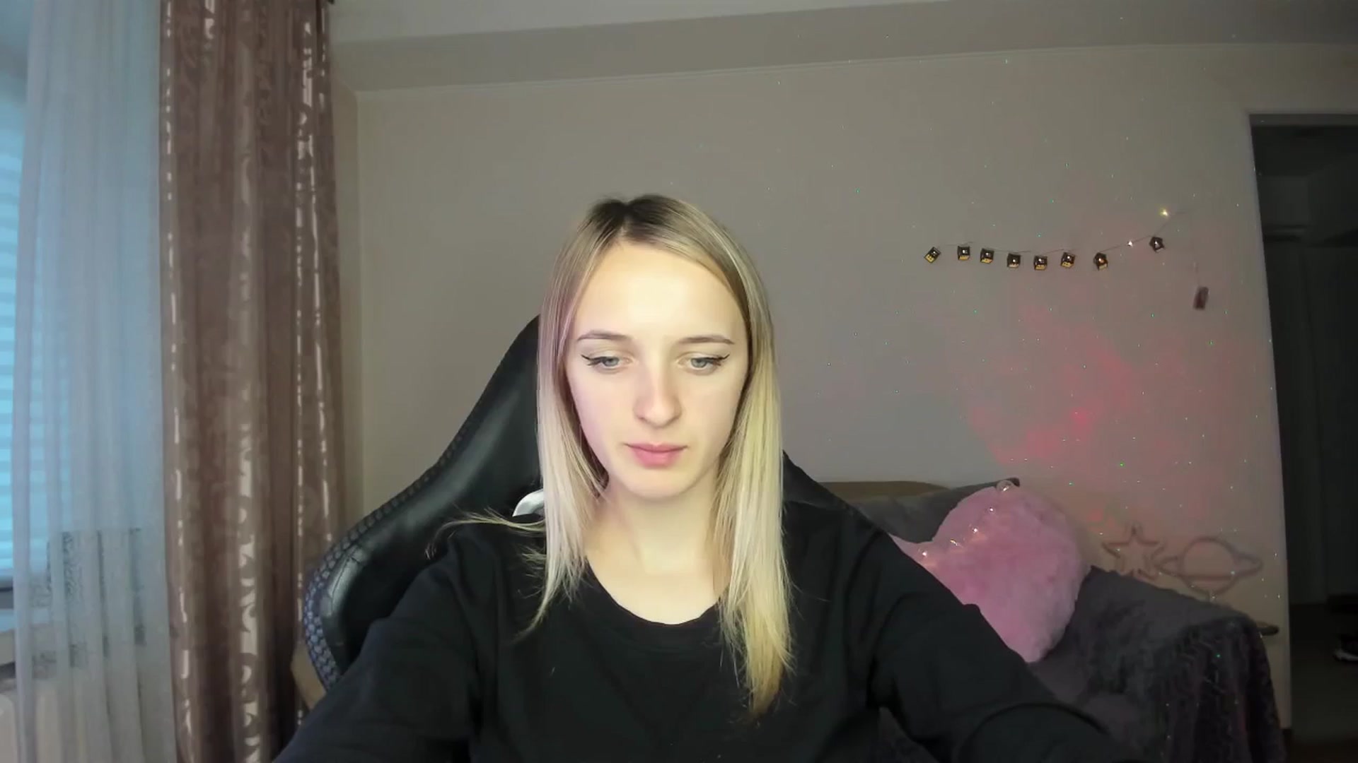 Gallery image thumbnail from RouseReed's myfreecams stream on, 10/26/2025, 12:31 image 12 of 20