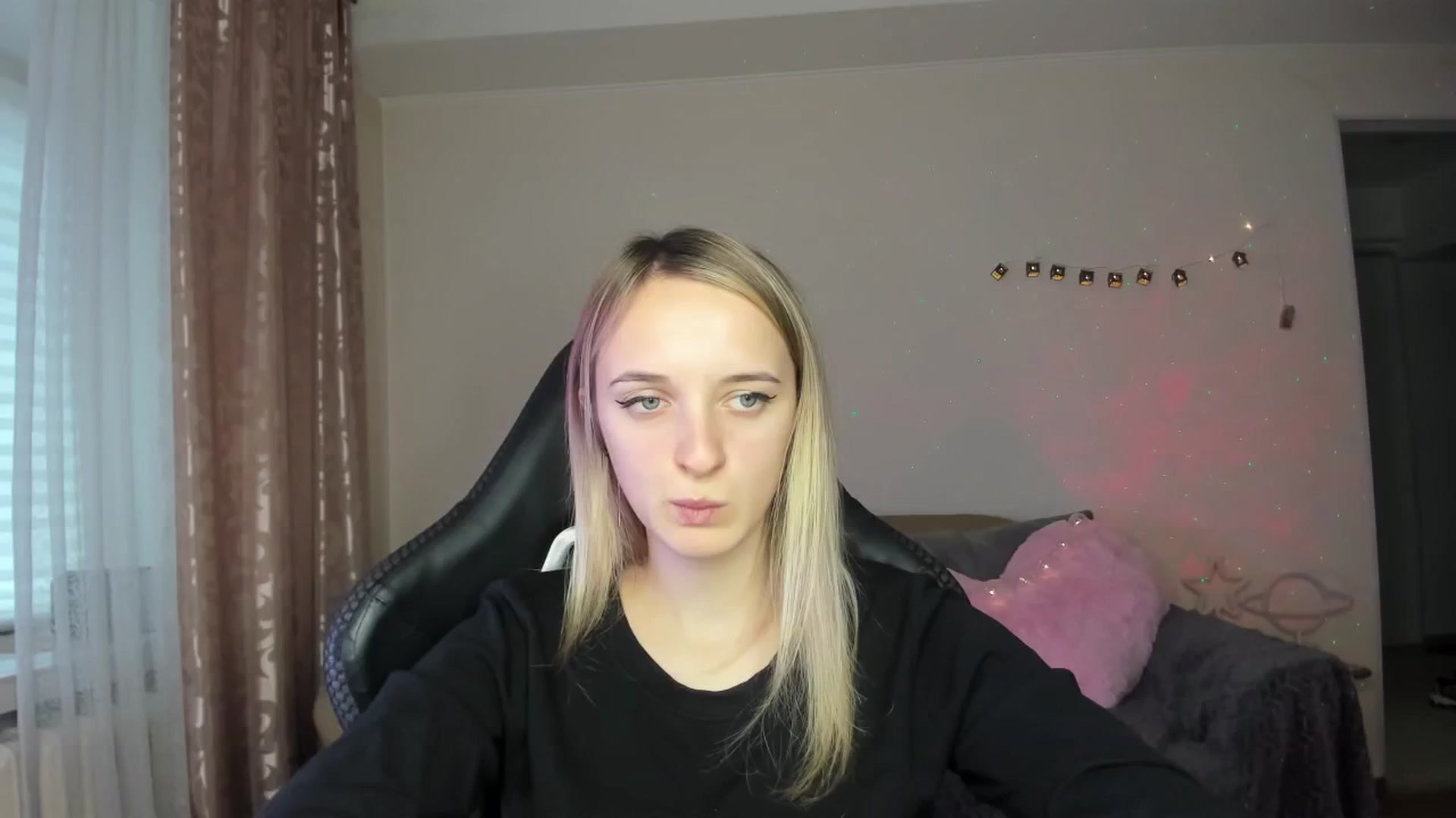 Gallery image thumbnail from RouseReed's myfreecams stream on, 10/26/2025, 12:31 image 6 of 20