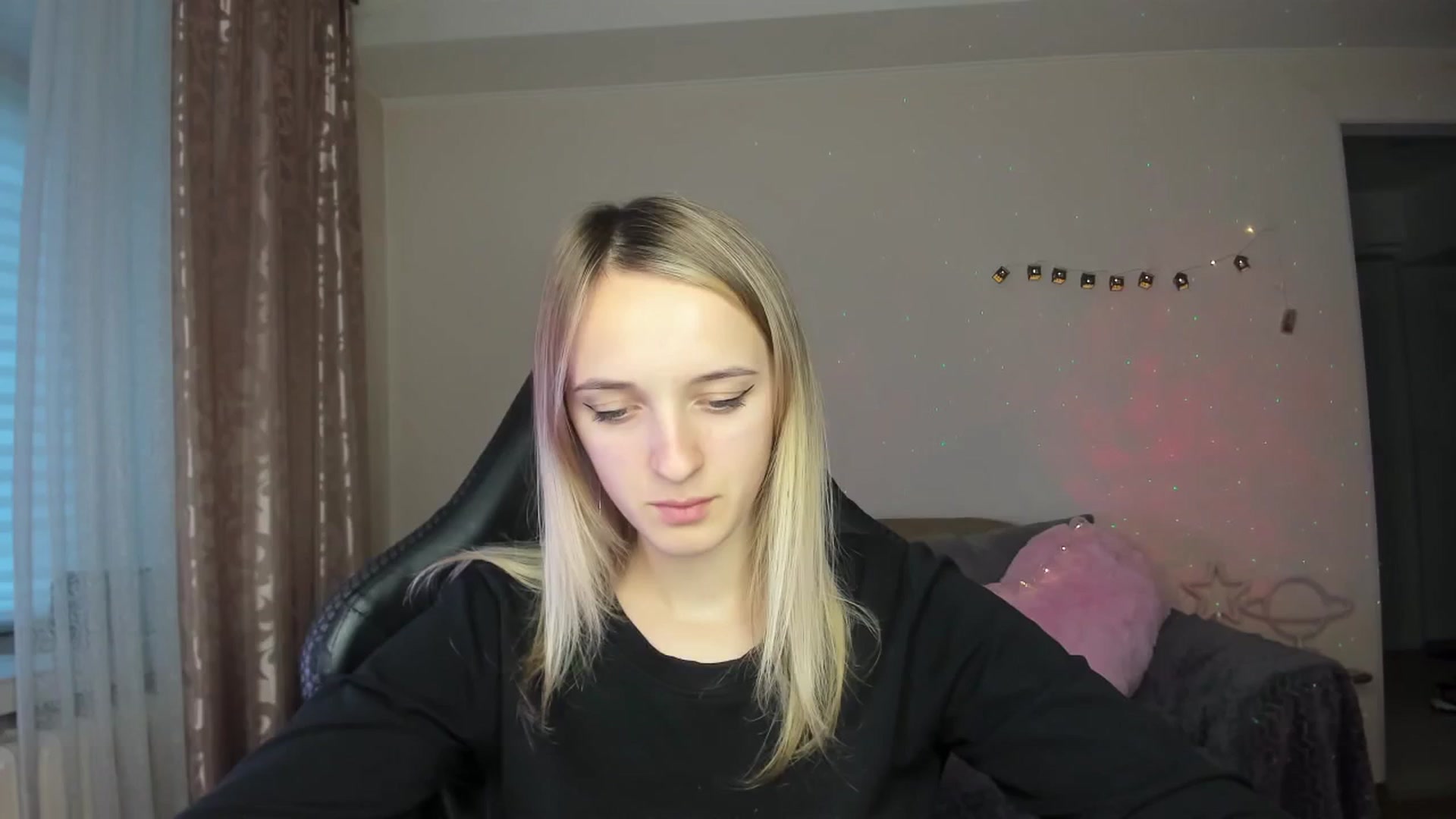 Gallery image thumbnail from RouseReed's myfreecams stream on, 10/26/2025, 12:31 image 18 of 20