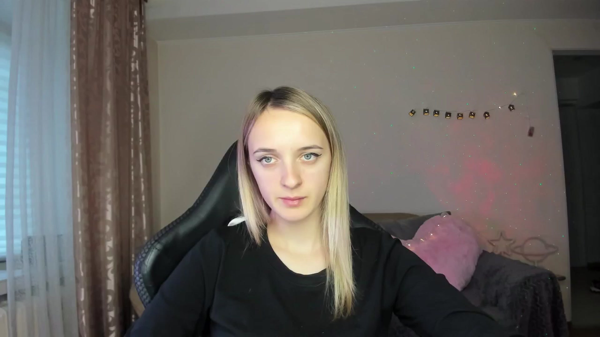 Gallery image thumbnail from RouseReed's myfreecams stream on, 10/26/2025, 12:31 image 8 of 20