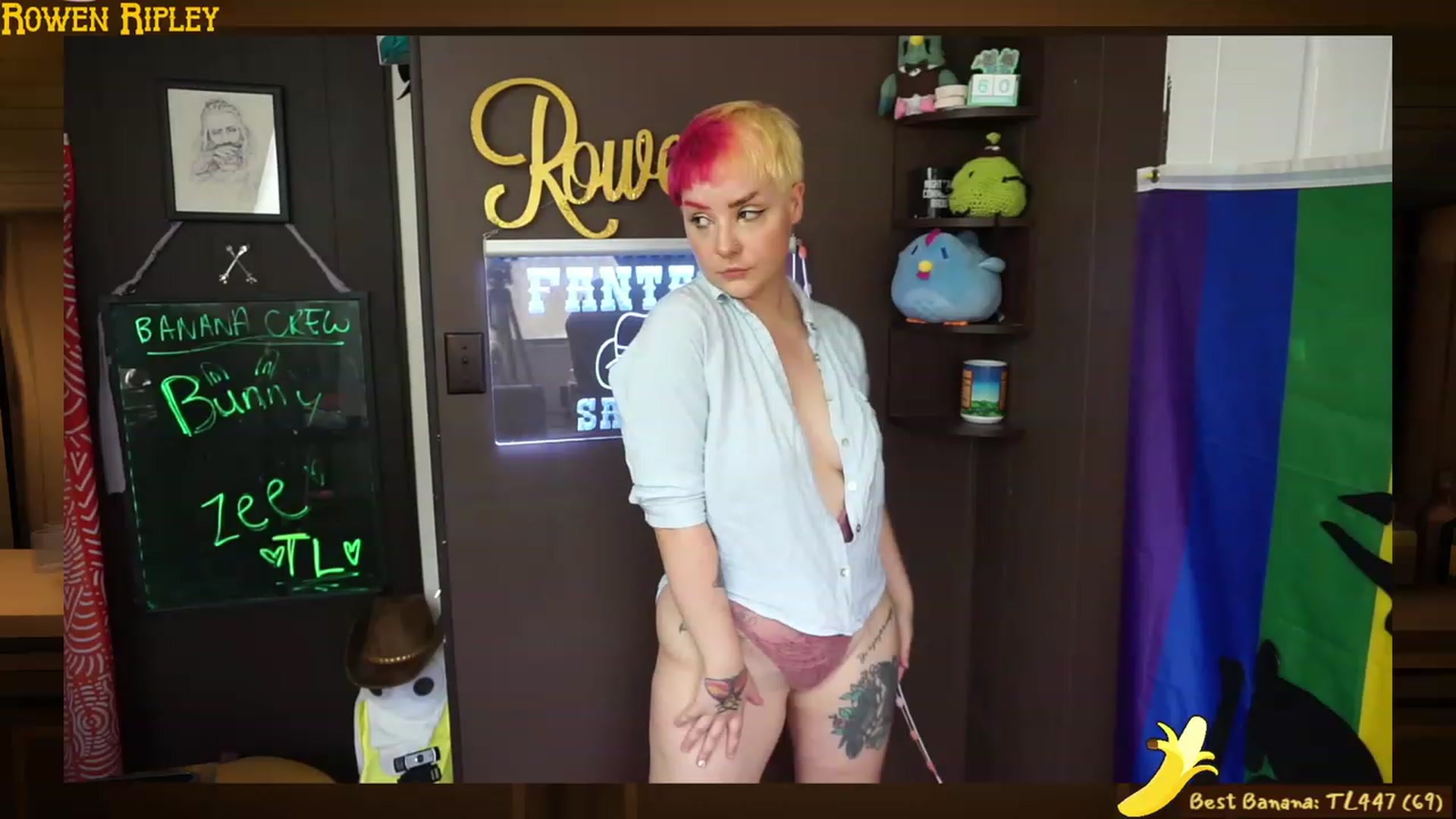 Gallery image thumbnail from RowenRipley's myfreecams stream on, 04/15/2023, 23:03 image 9 of 20