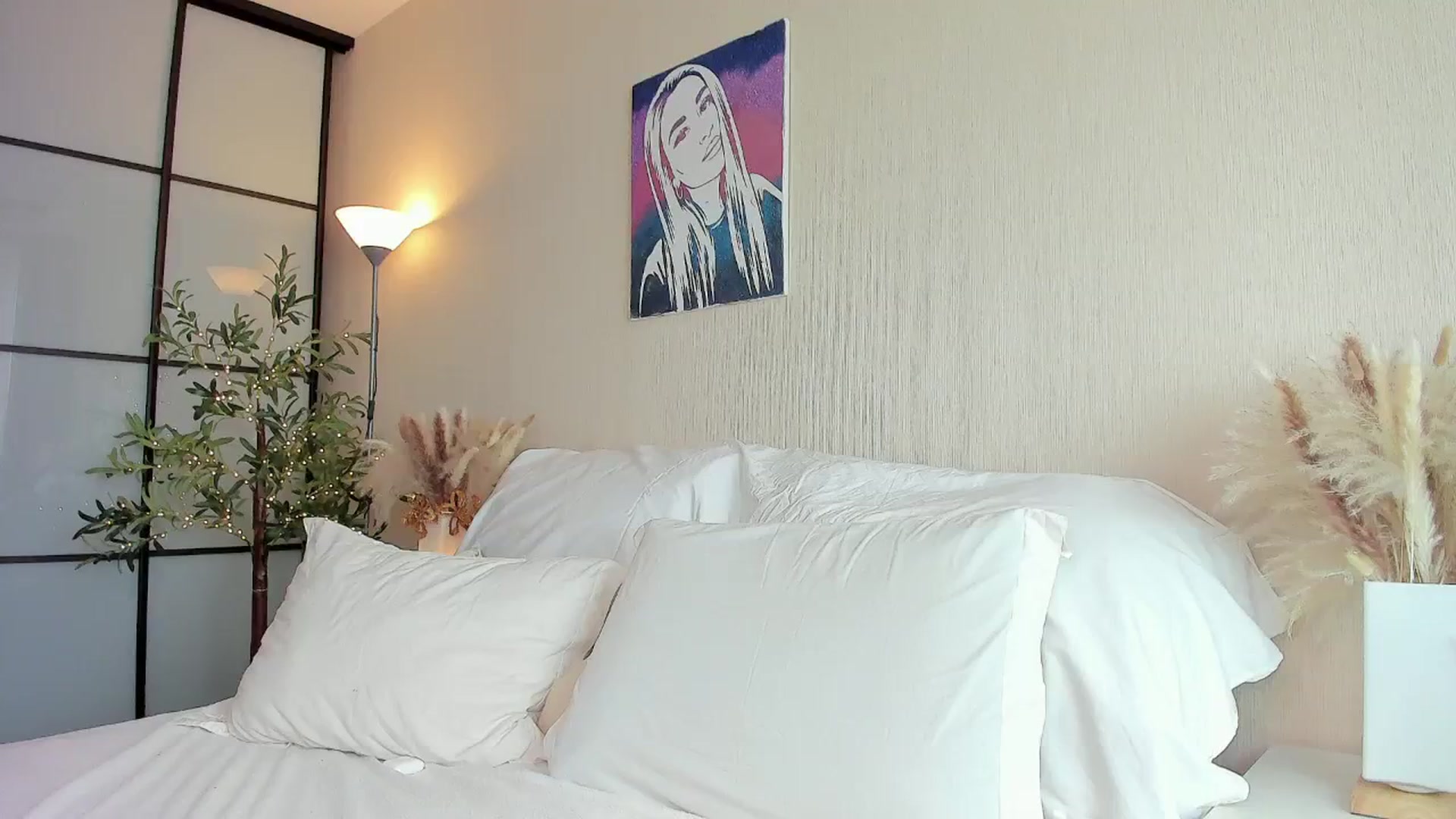Gallery image thumbnail from RoxXana227's myfreecams stream on, 04/21/2025, 11:22 image 4 of 20