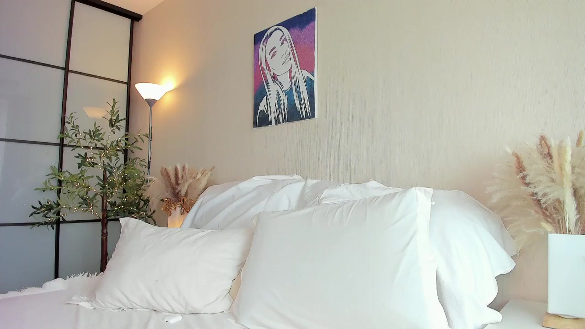 Gallery image thumbnail from RoxXana227's myfreecams stream on, 04/21/2025, 11:22 image 3 of 20