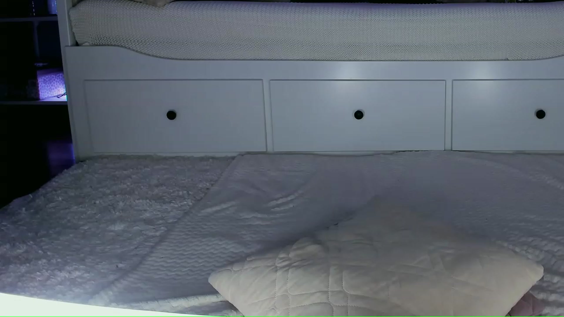Gallery image thumbnail from Roxana_Dream's myfreecams stream on, 11/24/2022, 09:35 image 17 of 20