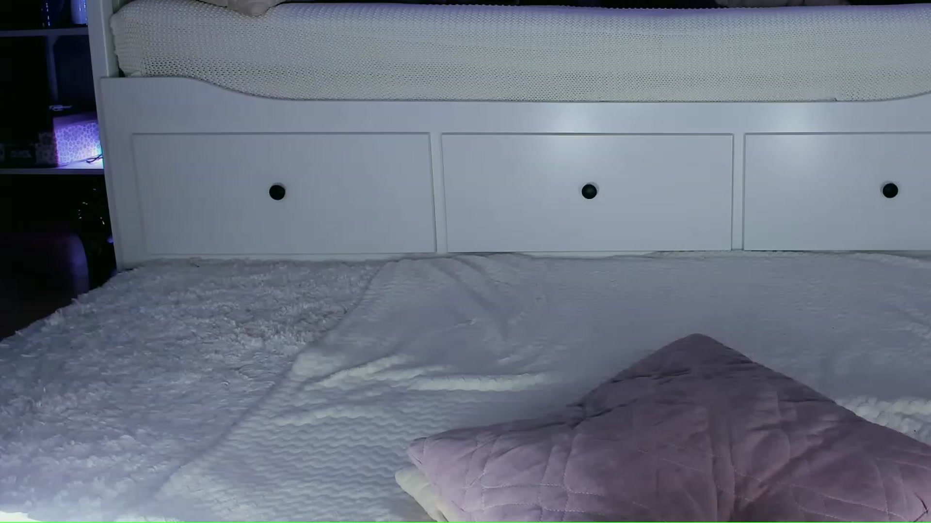 Gallery image thumbnail from Roxana_Dream's myfreecams stream on, 11/25/2022, 09:14 image 7 of 20
