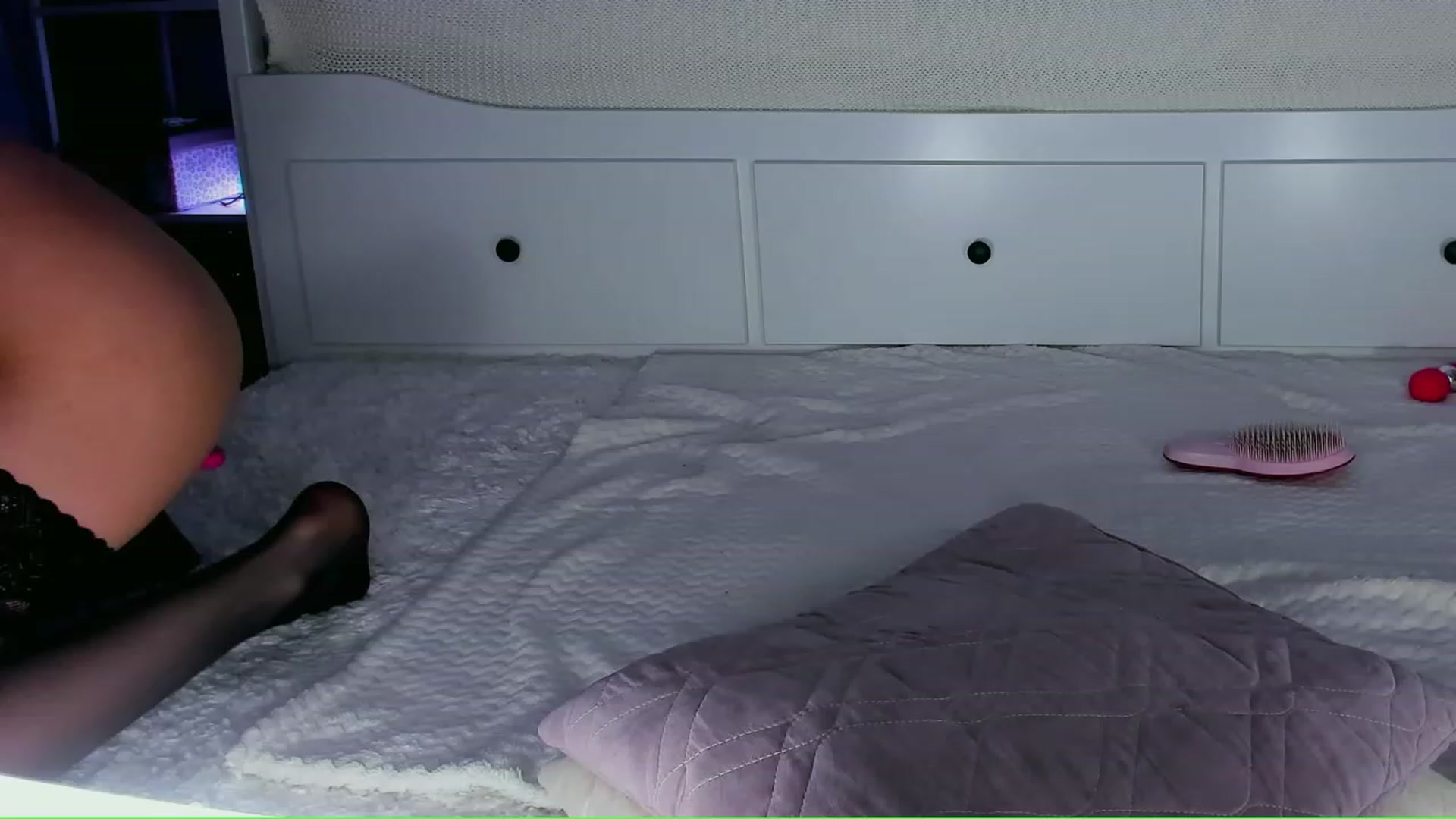Gallery image thumbnail from Roxana_Dream's myfreecams stream on, 12/16/2022, 10:32 image 5 of 20