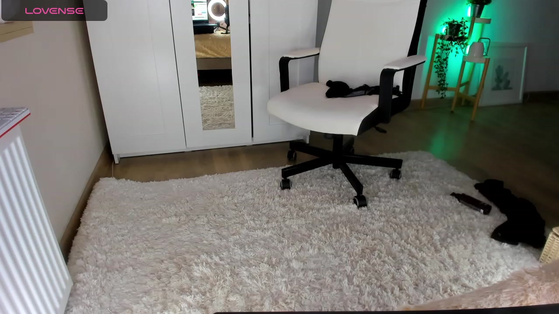 Gallery image thumbnail from Roxana_Dream's myfreecams stream on, 11/11/2023, 16:07 image 4 of 20