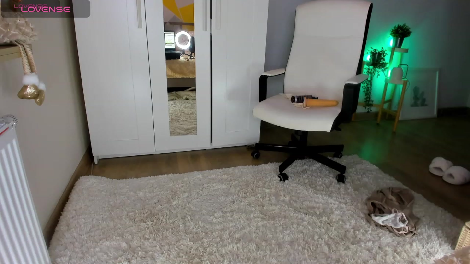 Gallery image thumbnail from Roxana_Dream's myfreecams stream on, 11/25/2023, 15:01 image 13 of 20