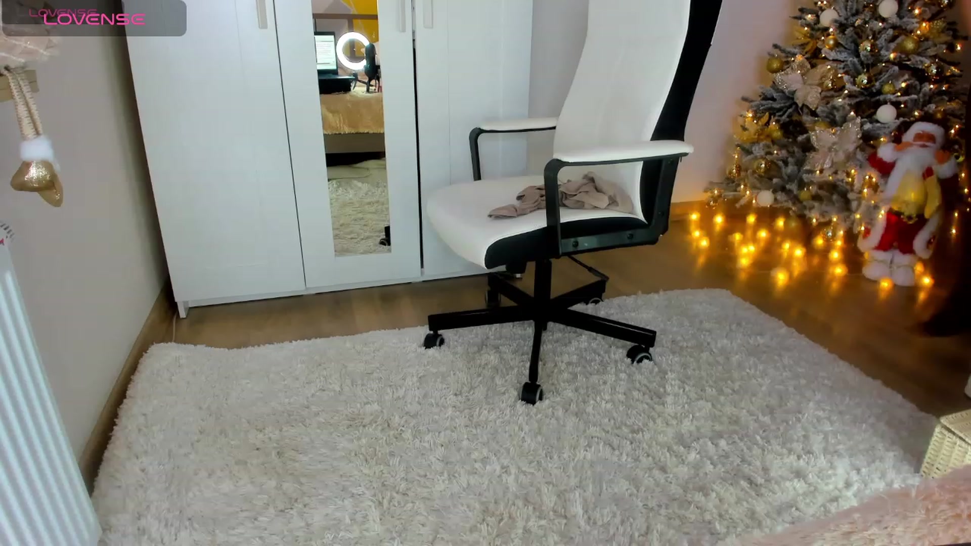 Gallery image thumbnail from Roxana_Dream's myfreecams stream on, 11/28/2023, 13:46 image 2 of 20