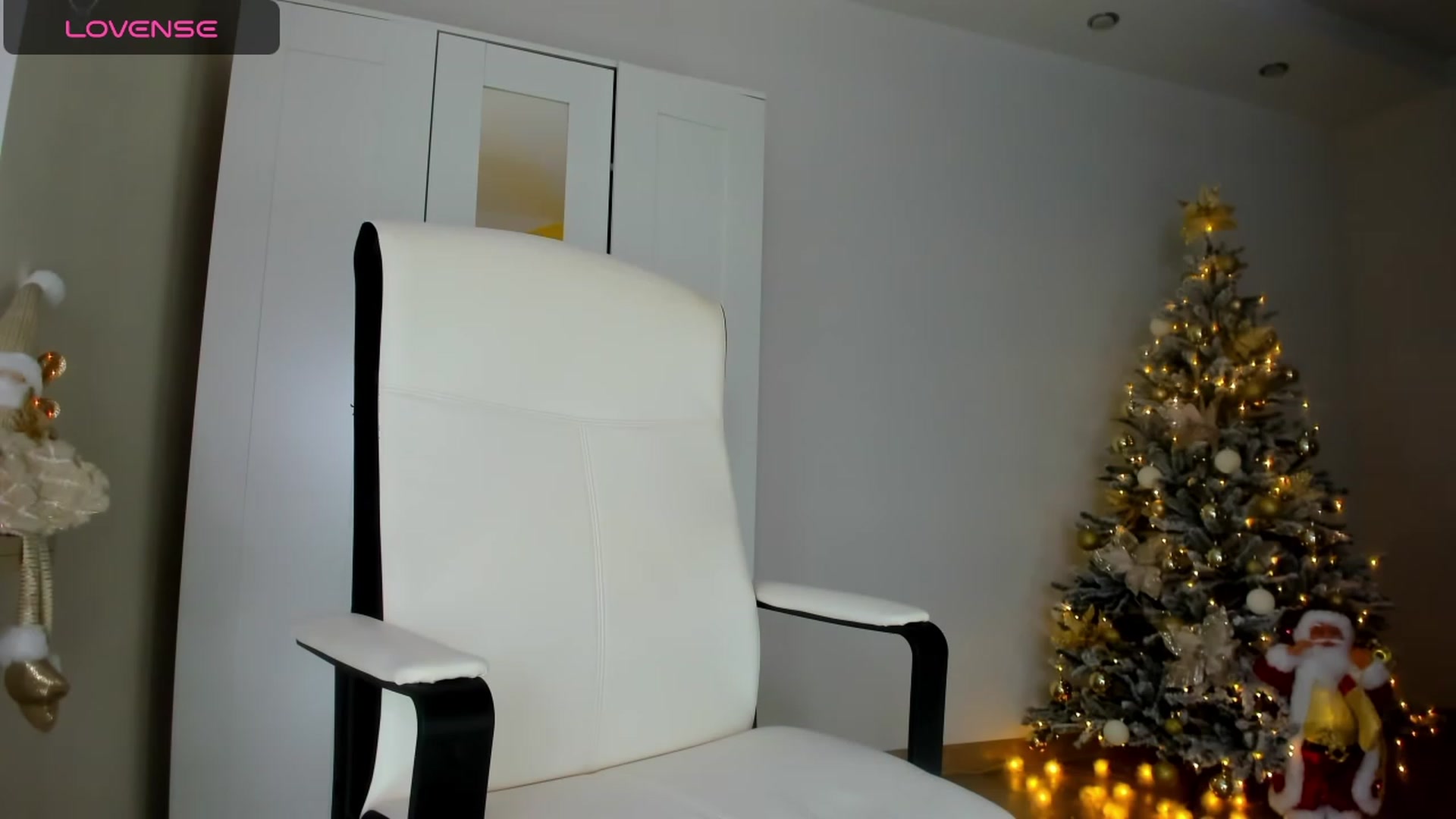 Gallery image thumbnail from Roxana_Dream's myfreecams stream on, 11/30/2023, 12:43 image 11 of 20
