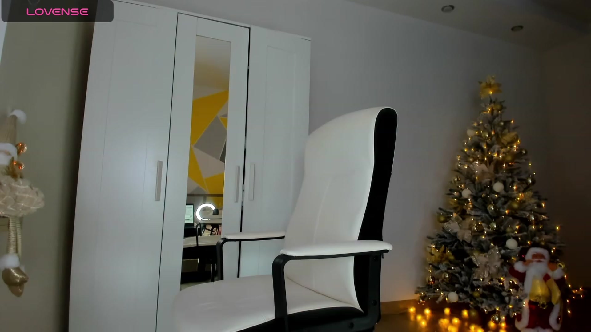 Gallery image thumbnail from Roxana_Dream's myfreecams stream on, 11/30/2023, 12:43 image 14 of 20