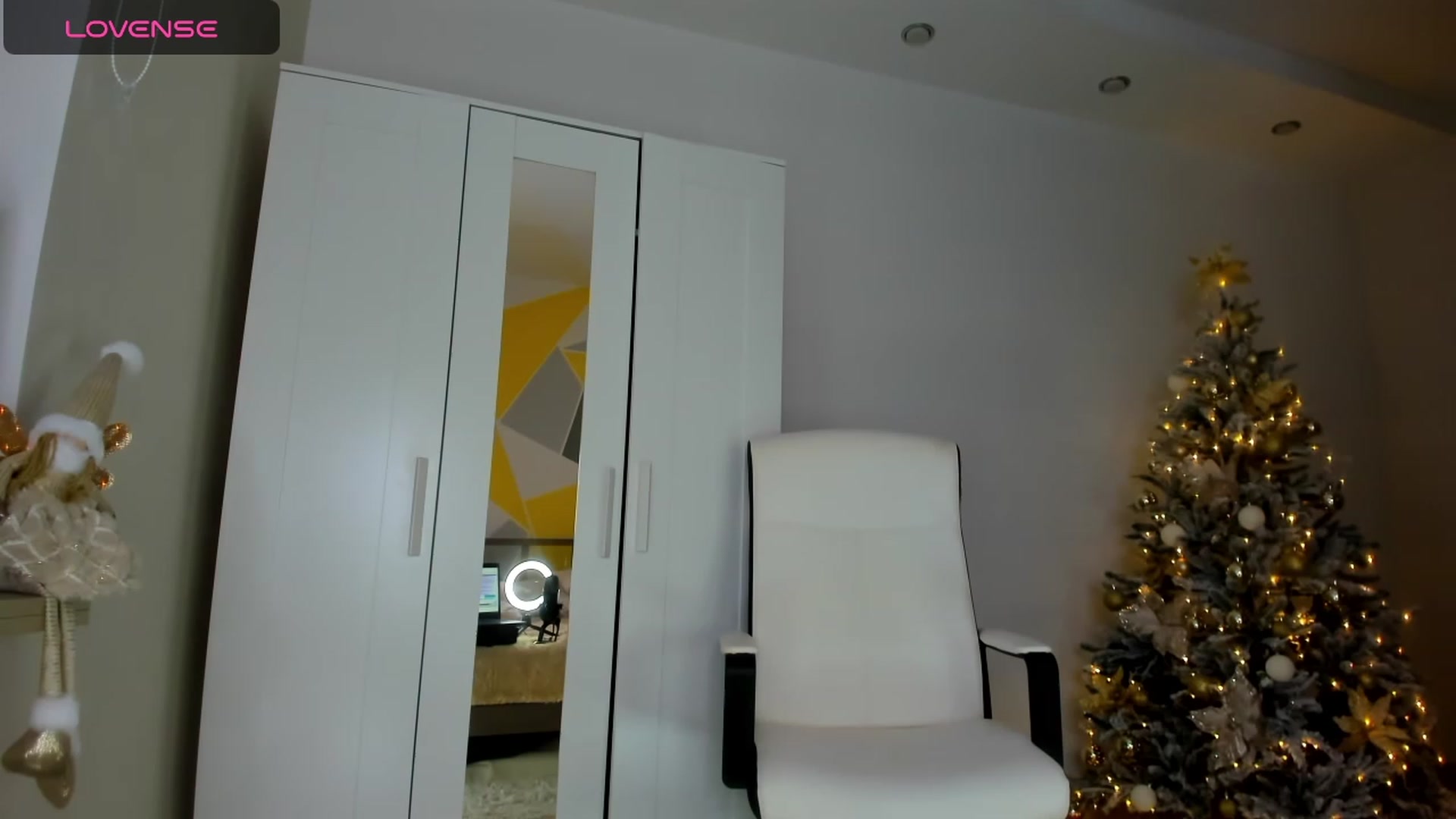 Gallery image thumbnail from Roxana_Dream's myfreecams stream on, 12/02/2023, 12:56 image 9 of 20