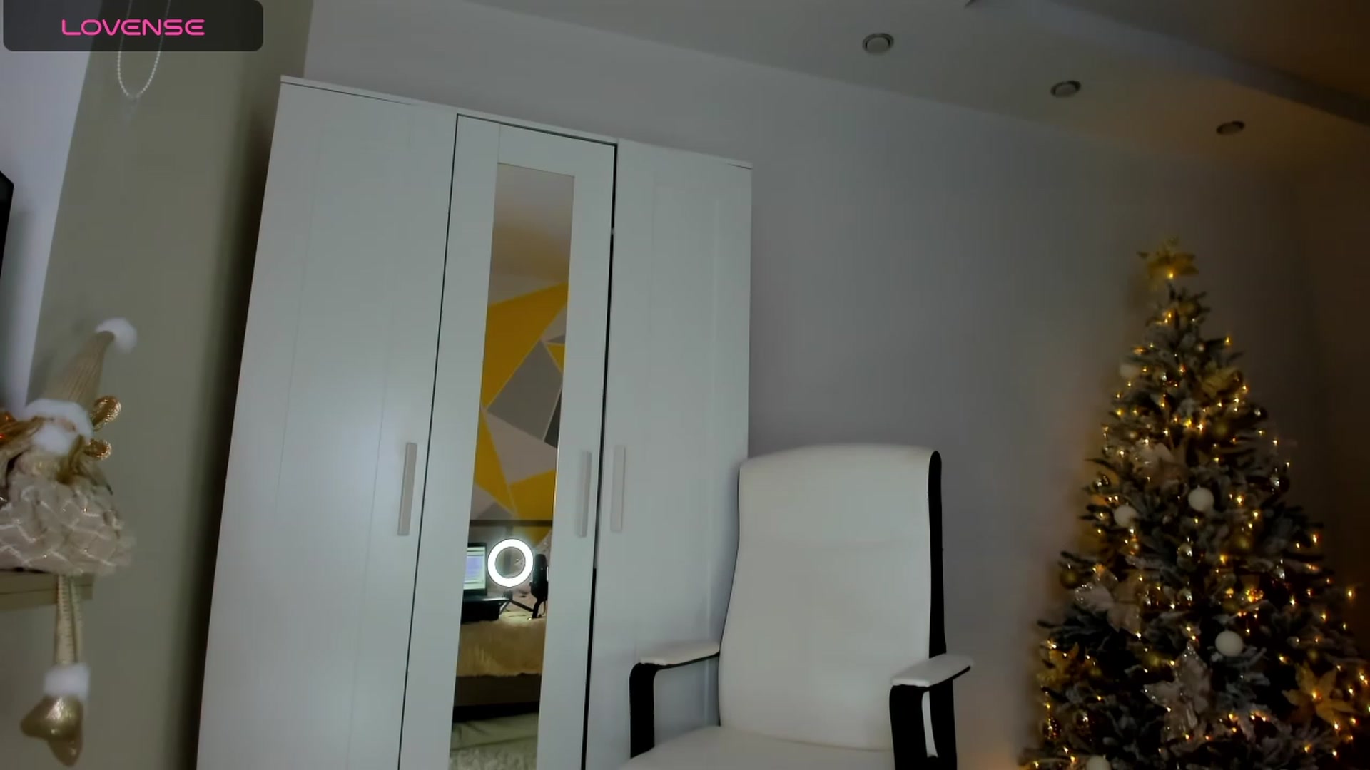 Gallery image thumbnail from Roxana_Dream's myfreecams stream on, 12/08/2023, 13:01 image 16 of 20