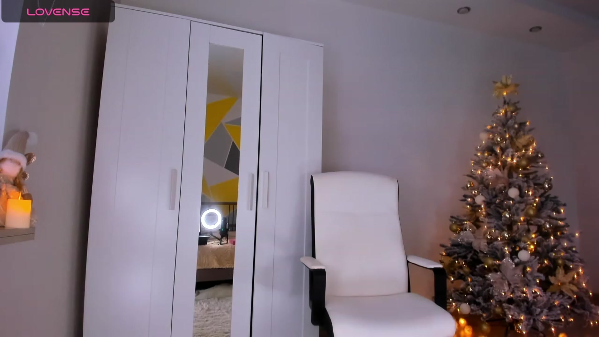 Gallery image thumbnail from Roxana_Dream's myfreecams stream on, 12/17/2023, 13:03 image 8 of 20