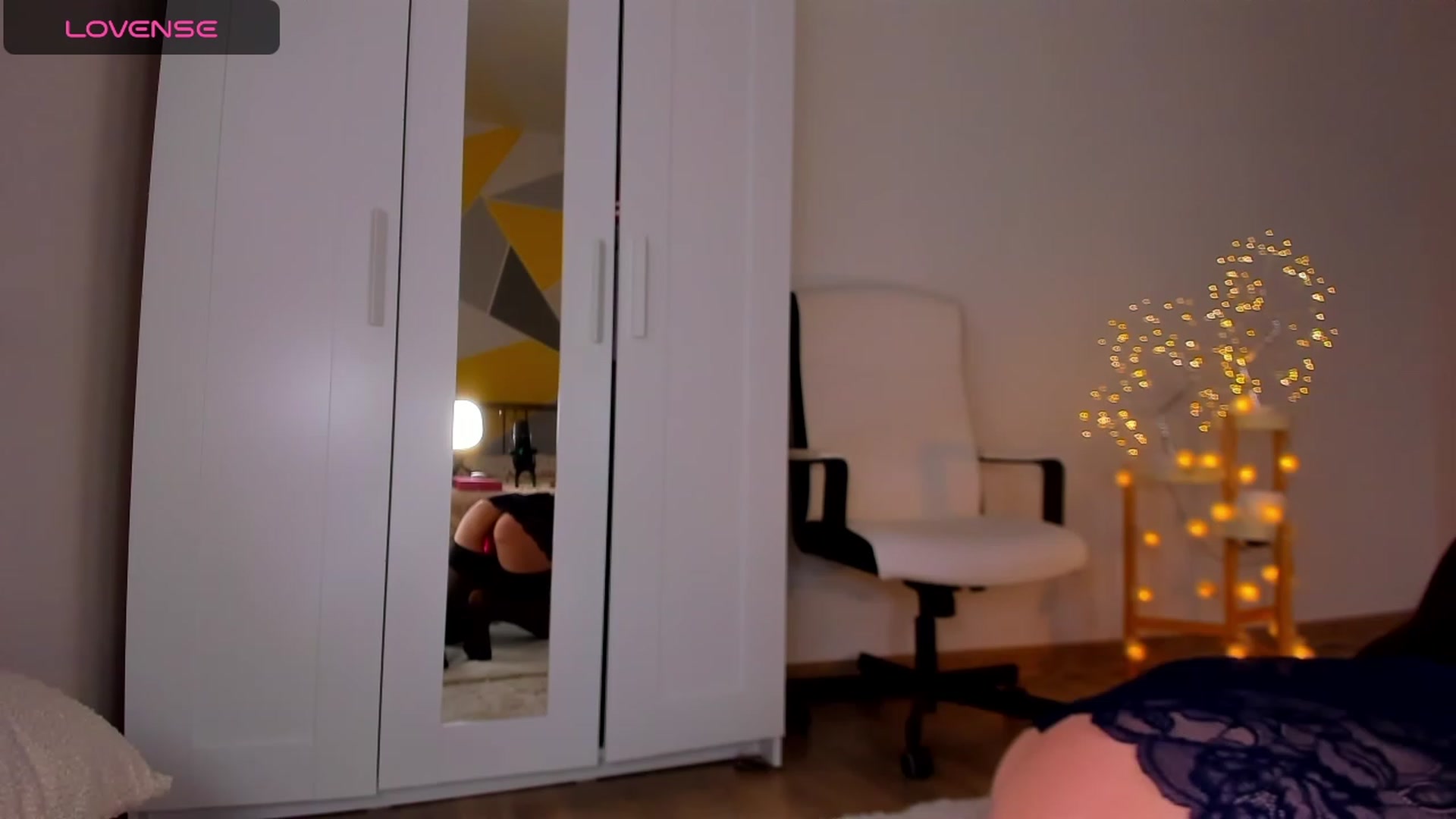 Gallery image thumbnail from Roxana_Dream's myfreecams stream on, 03/09/2024, 12:01 image 8 of 20