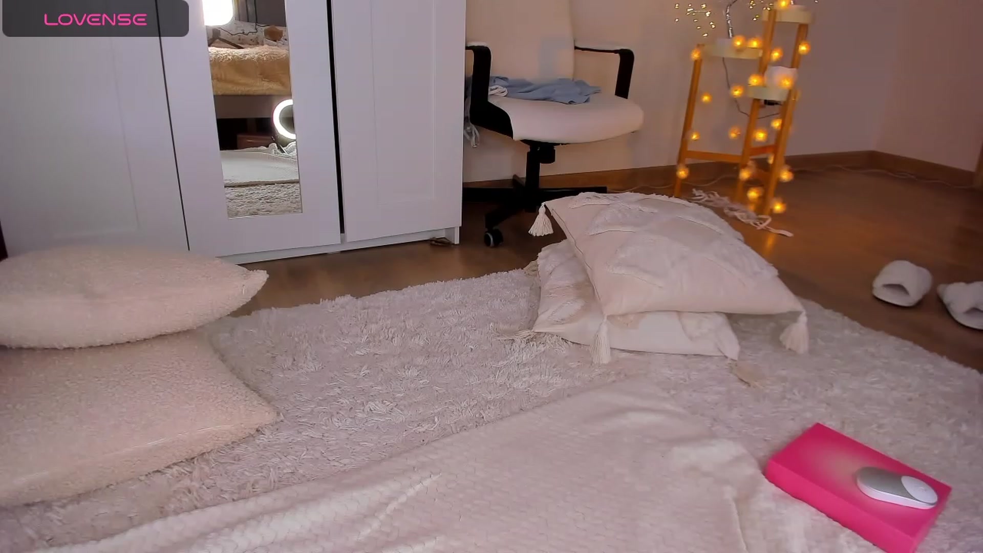 Gallery image thumbnail from Roxana_Dream's myfreecams stream on, 03/16/2024, 12:39 image 13 of 20