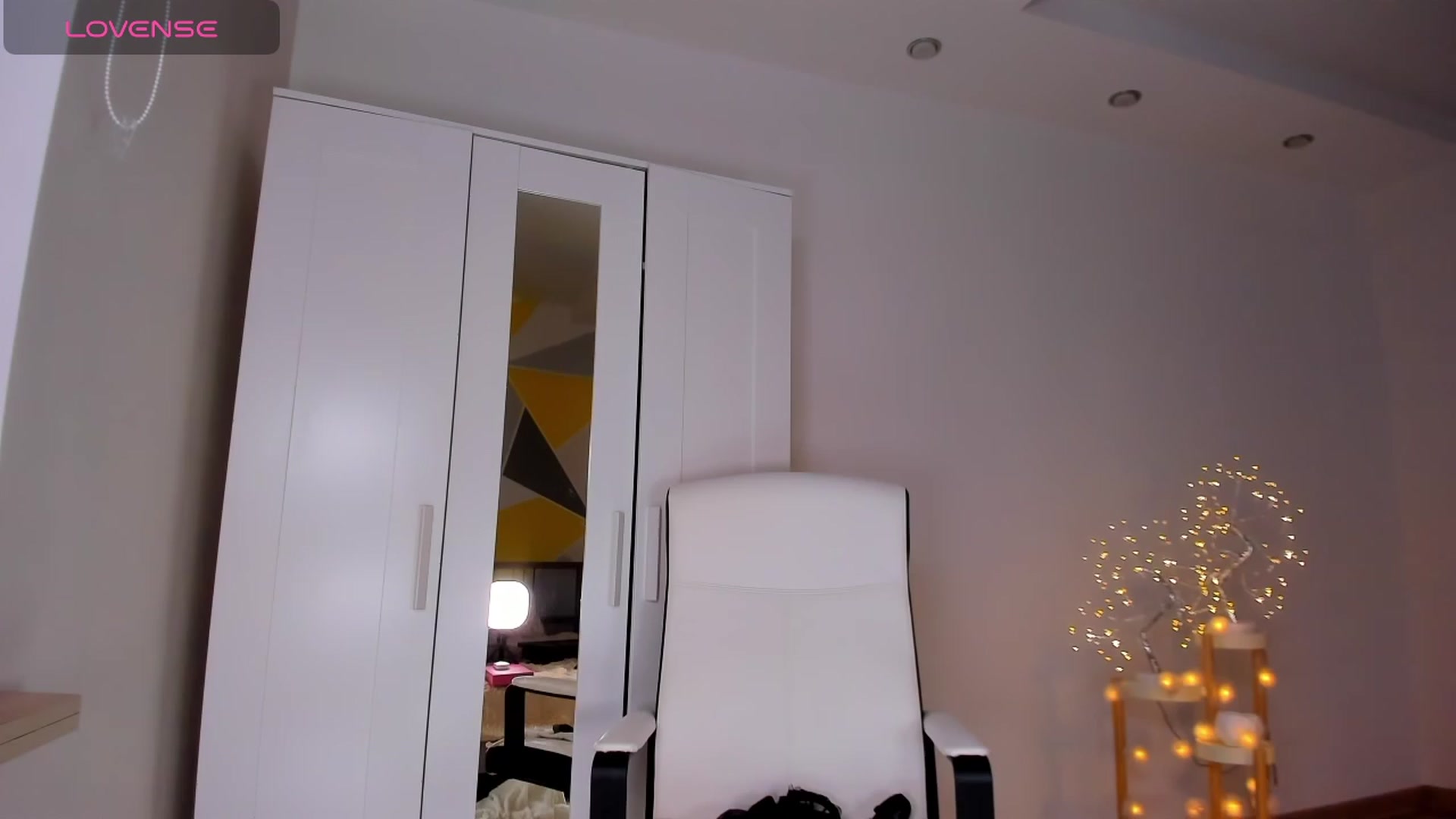 Gallery image thumbnail from Roxana_Dream's myfreecams stream on, 04/02/2024, 15:34 image 1 of 20