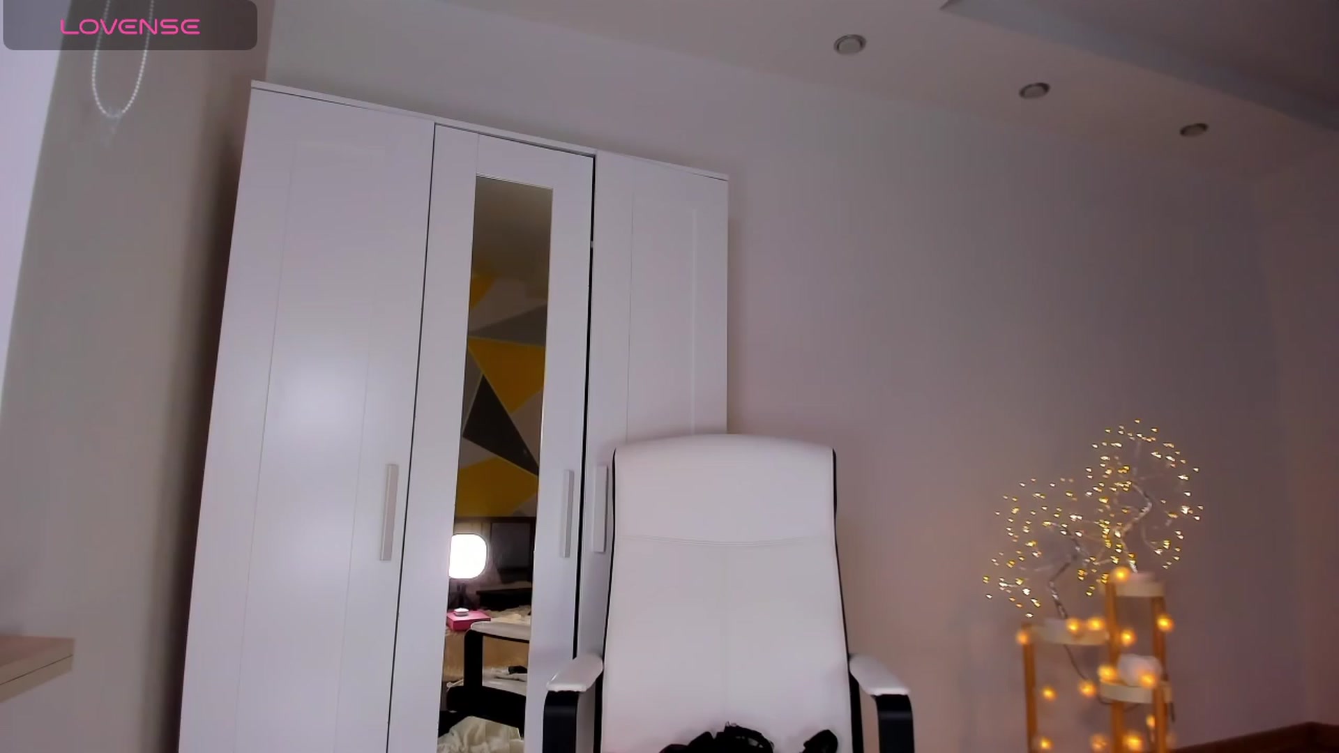 Gallery image thumbnail from Roxana_Dream's myfreecams stream on, 04/02/2024, 15:34 image 3 of 20