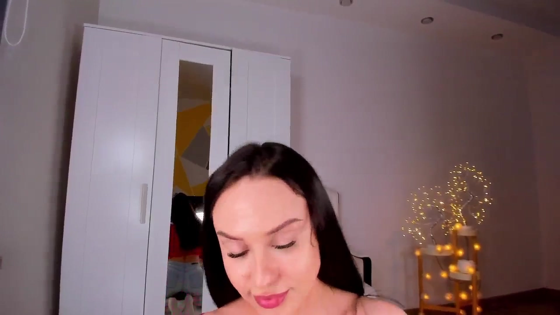 Gallery image thumbnail from Roxana_Dream's myfreecams stream on, 05/03/2024, 13:47 image 14 of 20