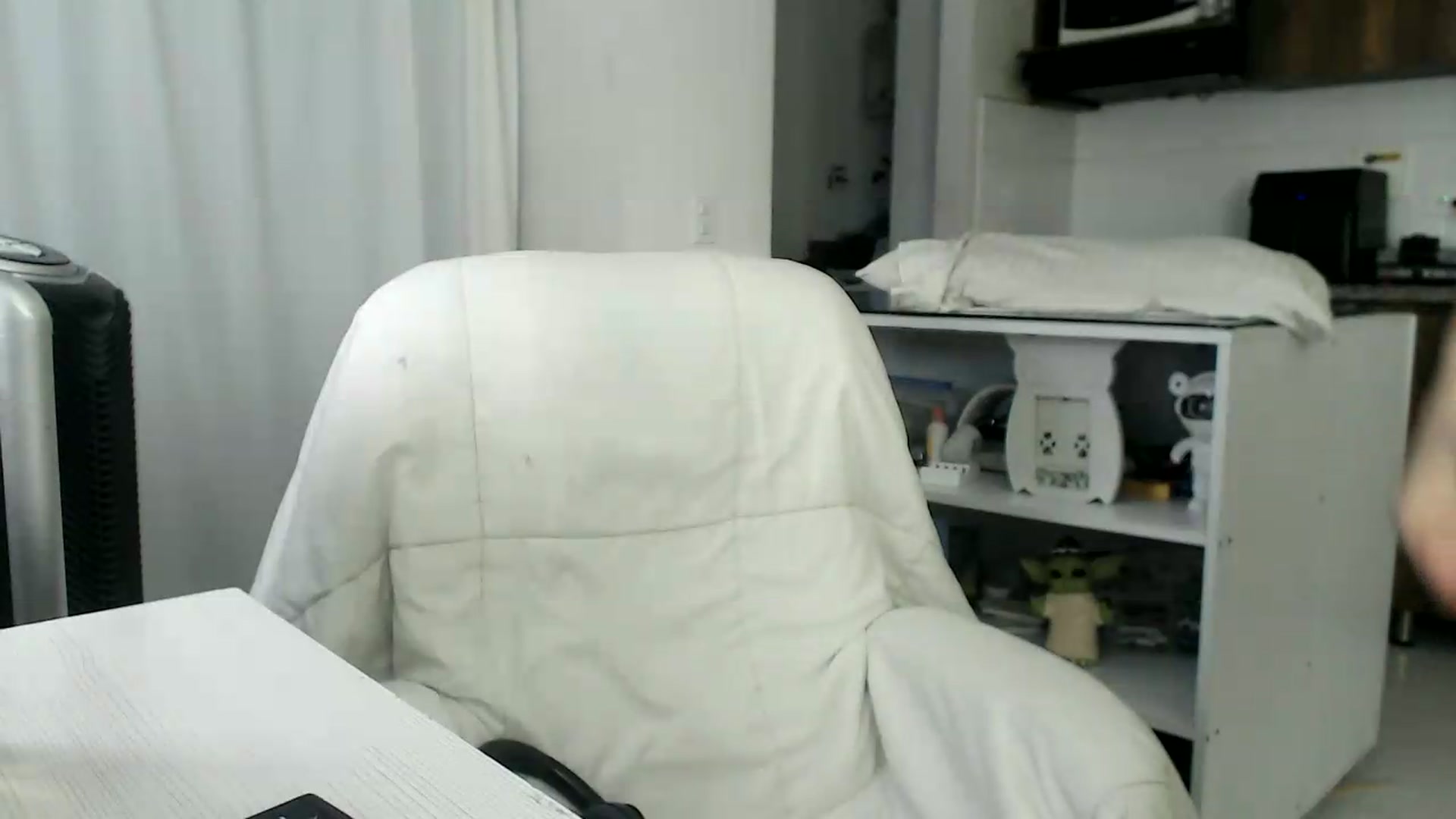 Gallery image thumbnail from Roxanna_H's myfreecams stream on, 05/11/2026, 10:46 image 19 of 20