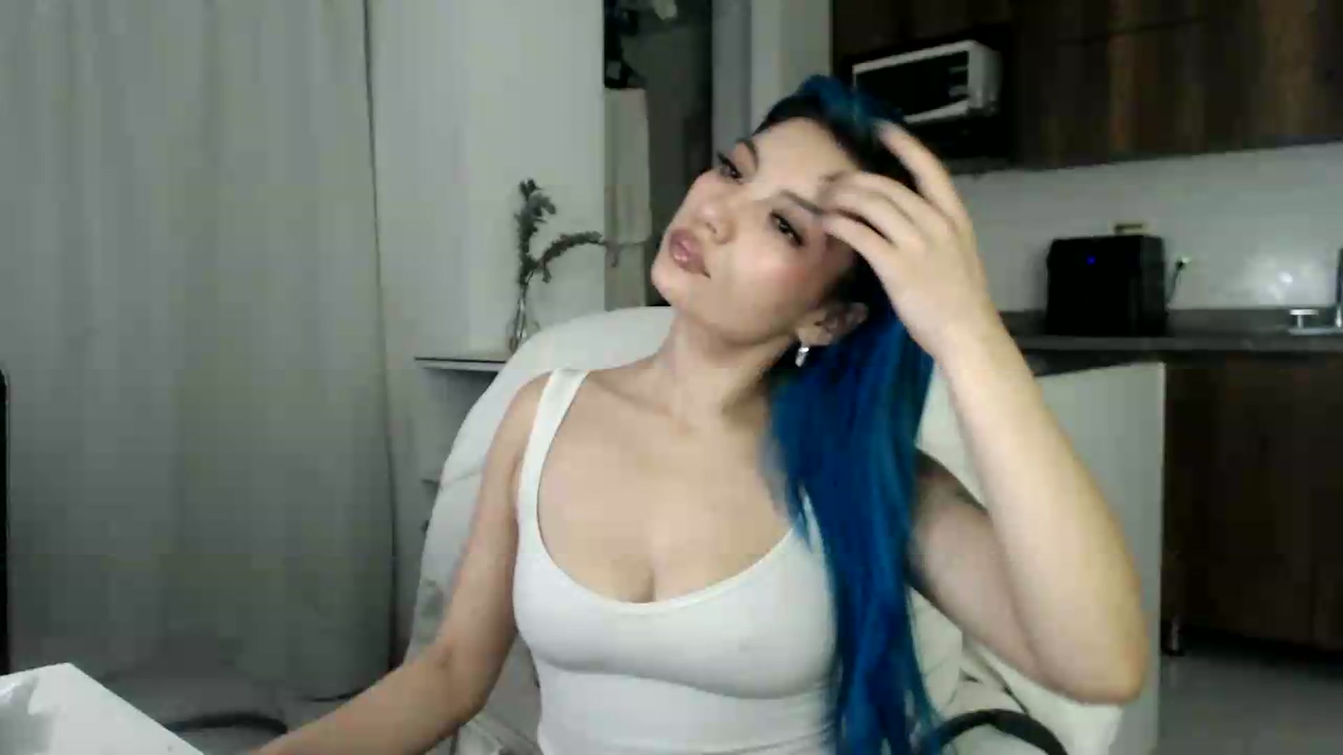 Gallery image thumbnail from Roxanna_H's myfreecams stream on, 06/11/2026, 10:03 image 16 of 20