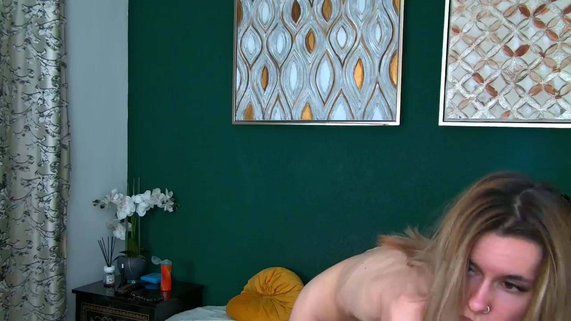 Gallery image thumbnail from RoxanneJoy's myfreecams stream on, 12/09/2025, 06:38 image 9 of 20