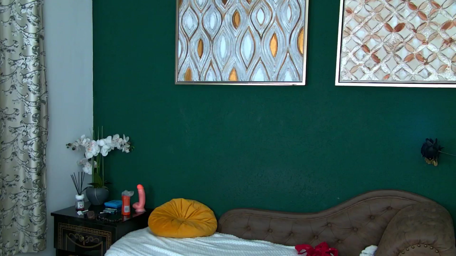 Gallery image thumbnail from RoxanneJoy's myfreecams stream on, 12/09/2025, 09:33 image 5 of 20