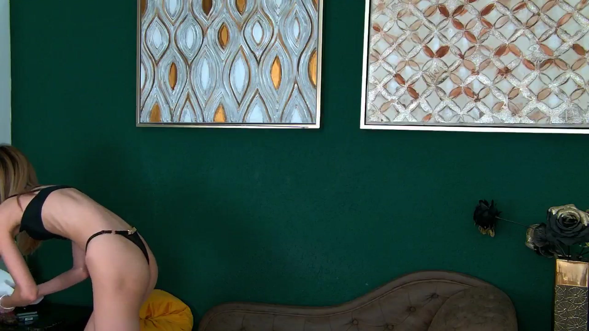 Gallery image thumbnail from RoxanneJoy's myfreecams stream on, 12/10/2025, 11:16 image 18 of 20