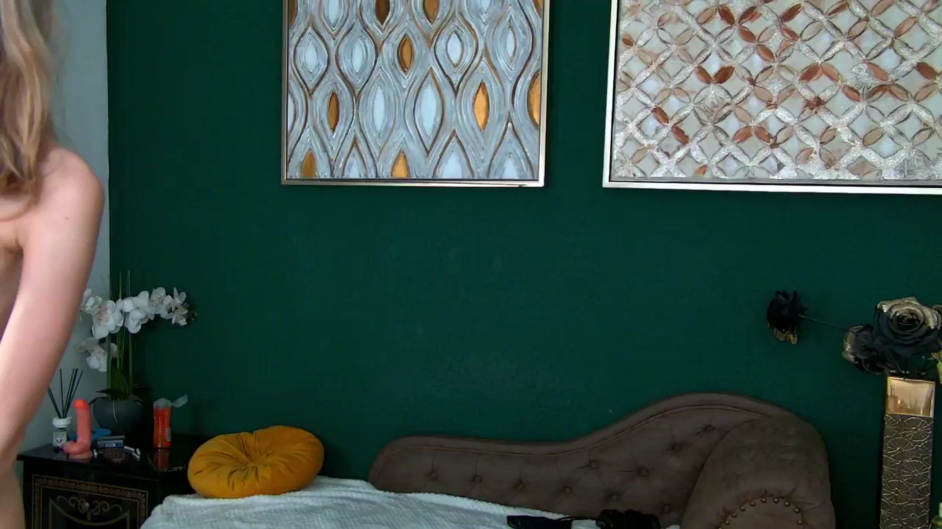 Gallery image thumbnail from RoxanneJoy's myfreecams stream on, 12/14/2025, 11:30 image 15 of 20