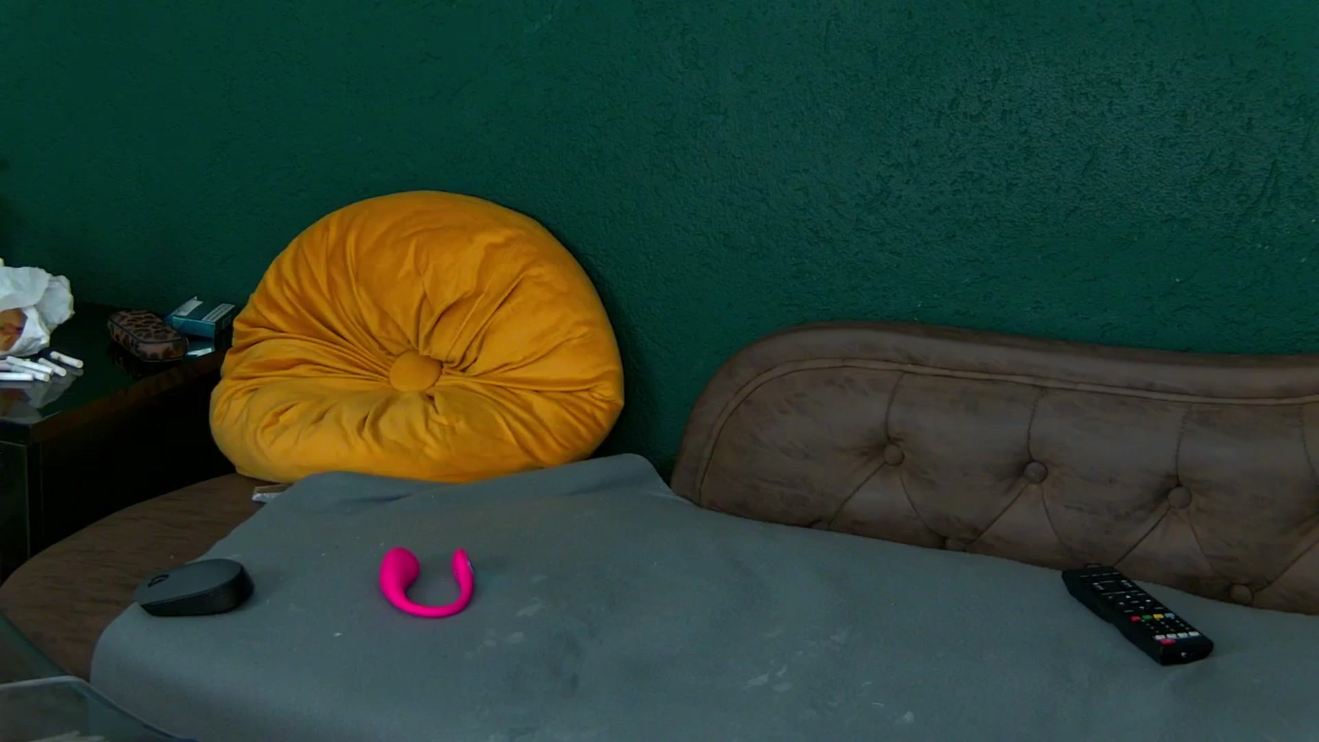 Gallery image thumbnail from RoxanneJoy's myfreecams stream on, 12/25/2025, 12:08 image 7 of 20
