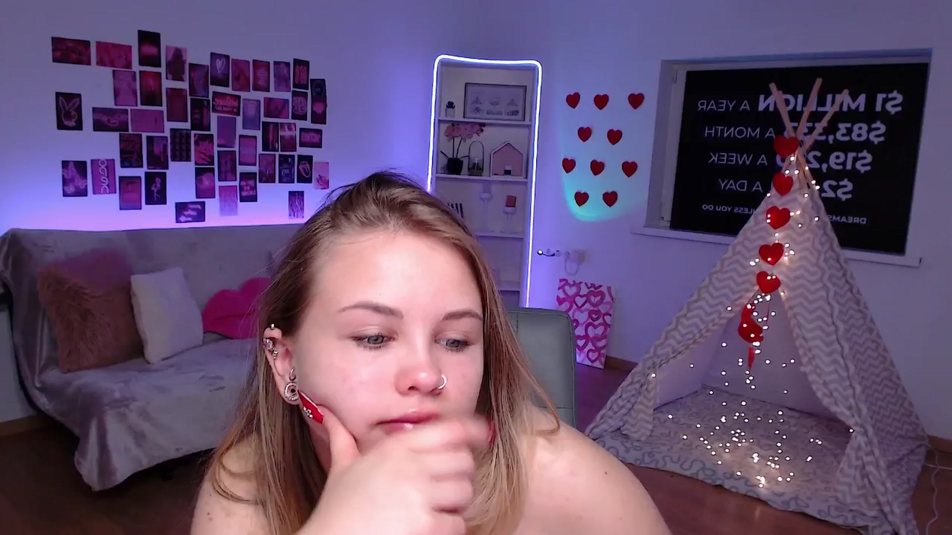 Gallery image thumbnail from Roxena's myfreecams stream on, 07/03/2025, 11:25 image 11 of 20