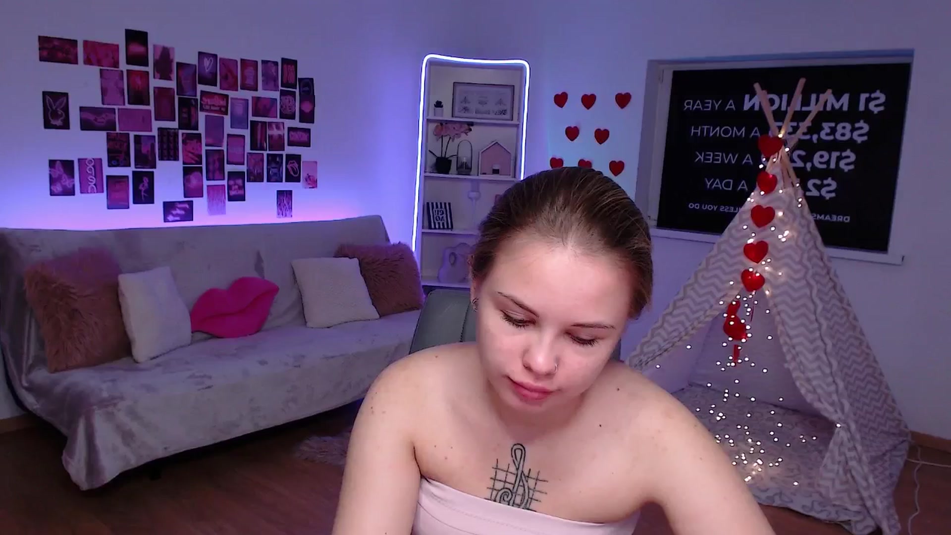 Gallery image thumbnail from Roxena's myfreecams stream on, 07/03/2025, 13:02 image 1 of 20