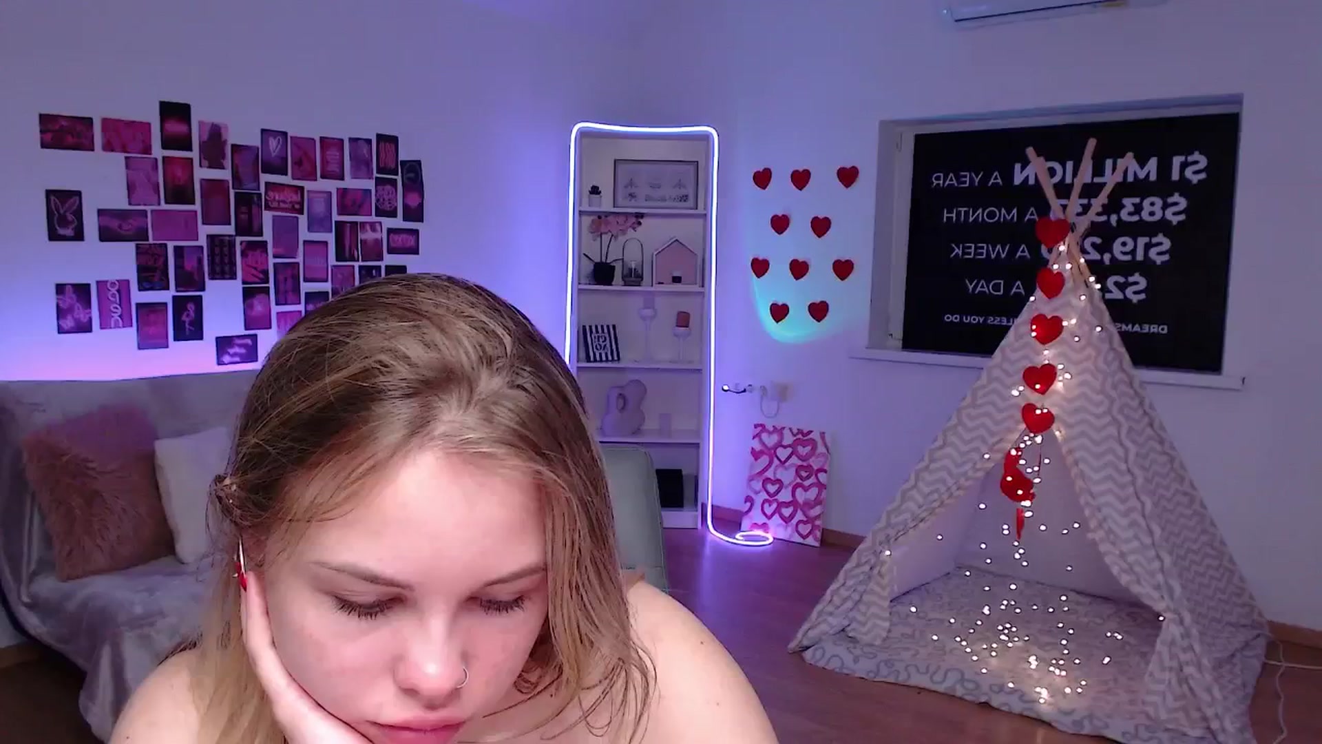 Gallery image thumbnail from Roxena's myfreecams stream on, 07/03/2025, 13:02 image 20 of 20