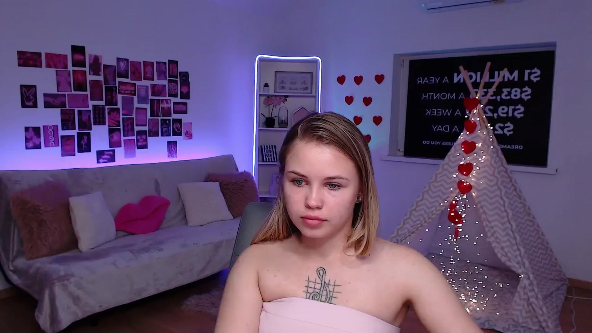 Gallery image thumbnail from Roxena's myfreecams stream on, 07/03/2025, 14:02 image 19 of 20