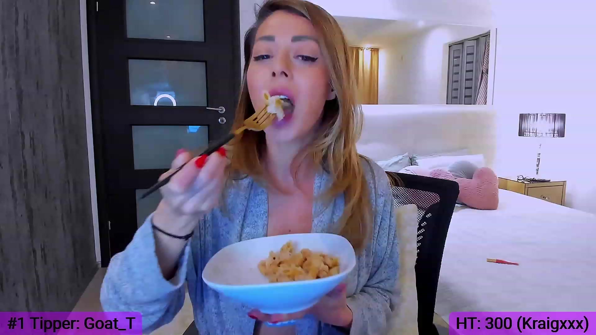 Gallery image thumbnail from Roxi777's myfreecams stream on, 02/05/2023, 01:22 image 11 of 20