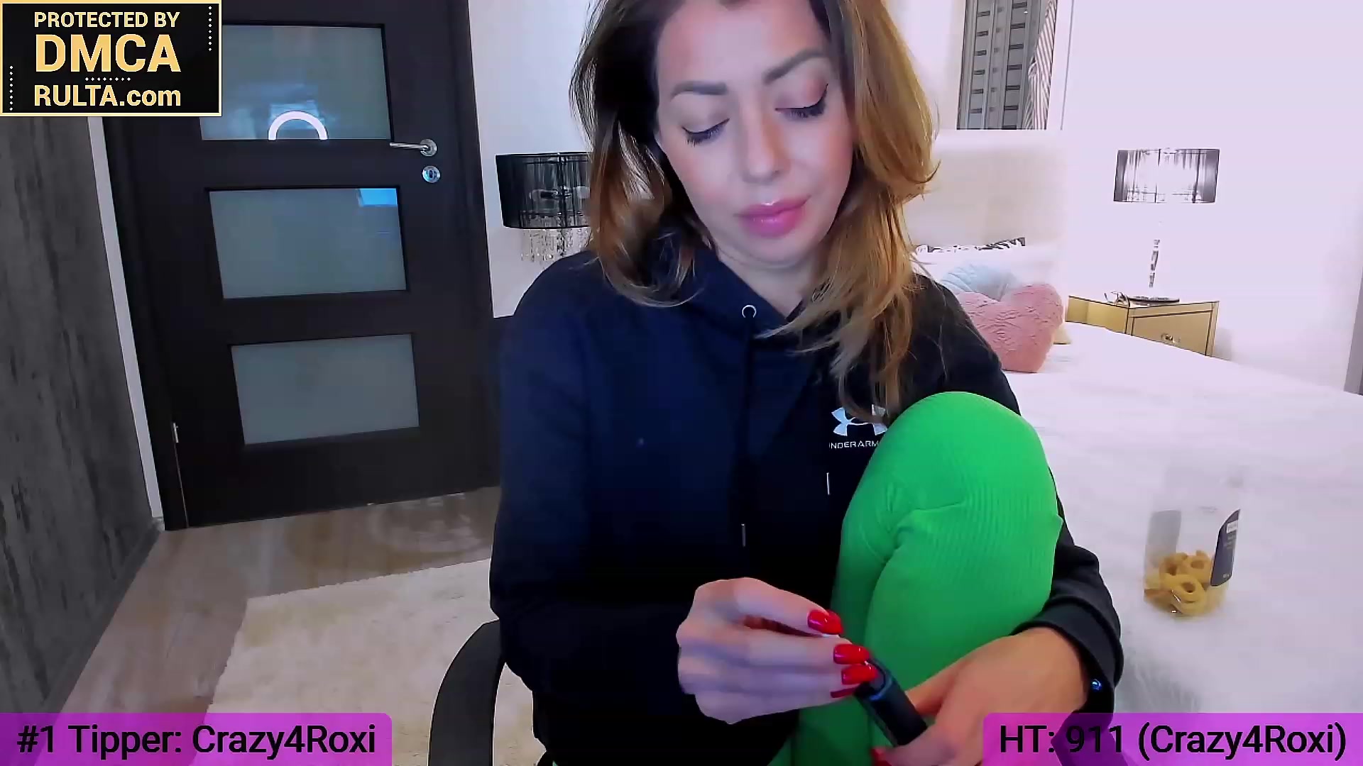 Gallery image thumbnail from Roxi777's myfreecams stream on, 02/19/2023, 01:36 image 4 of 20