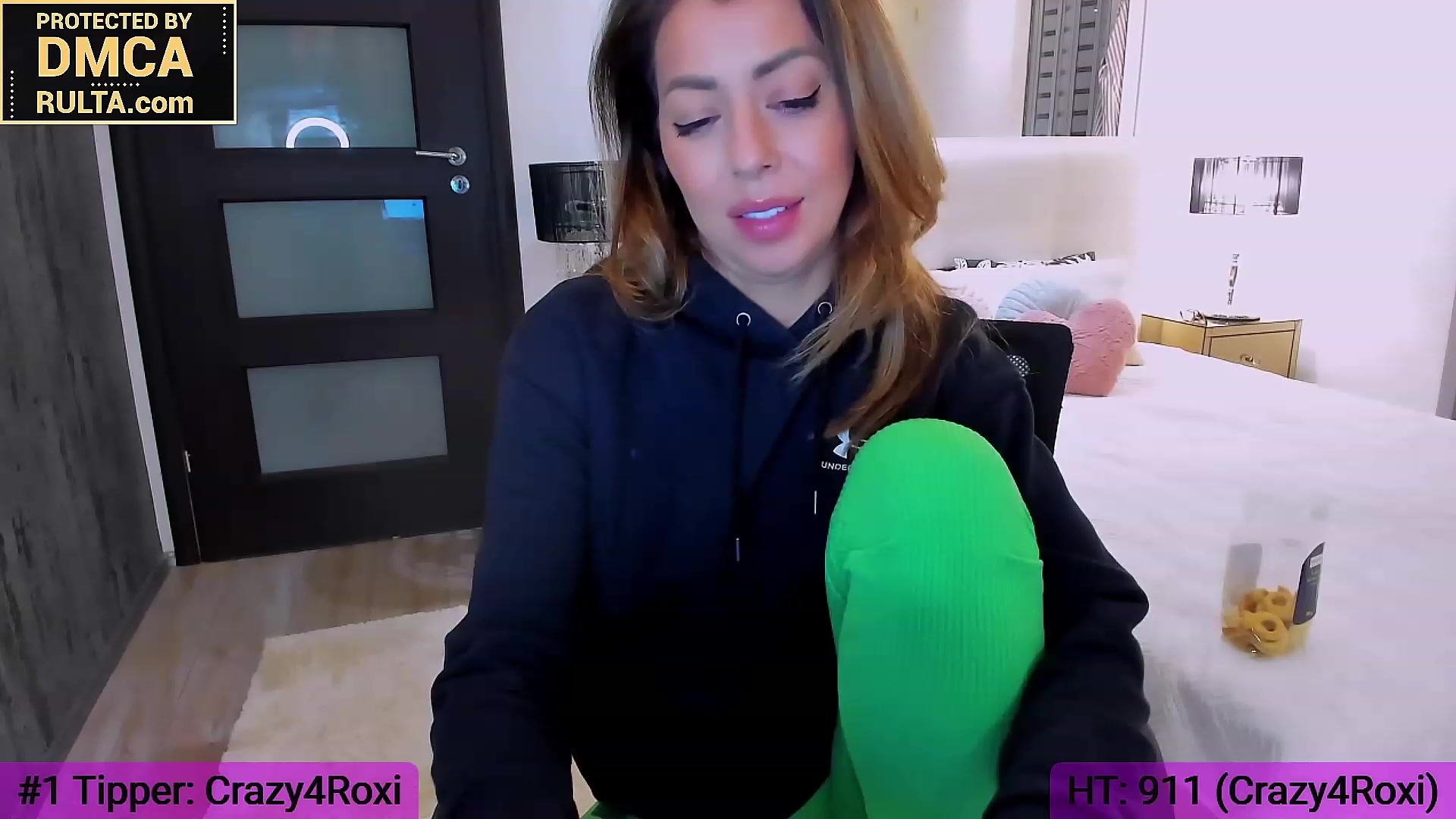 Gallery image thumbnail from Roxi777's myfreecams stream on, 02/19/2023, 01:36 image 6 of 20