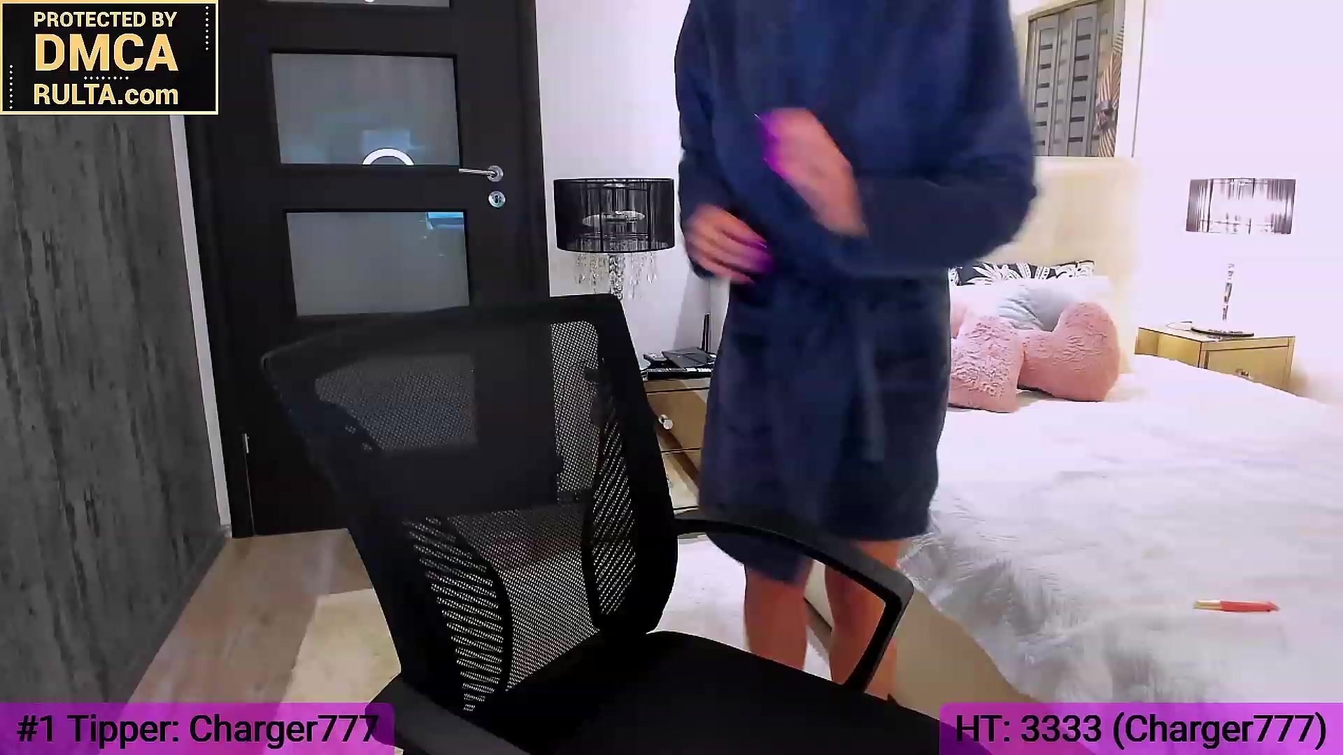 Gallery image thumbnail from Roxi777's myfreecams stream on, 04/16/2023, 24:26 image 8 of 20