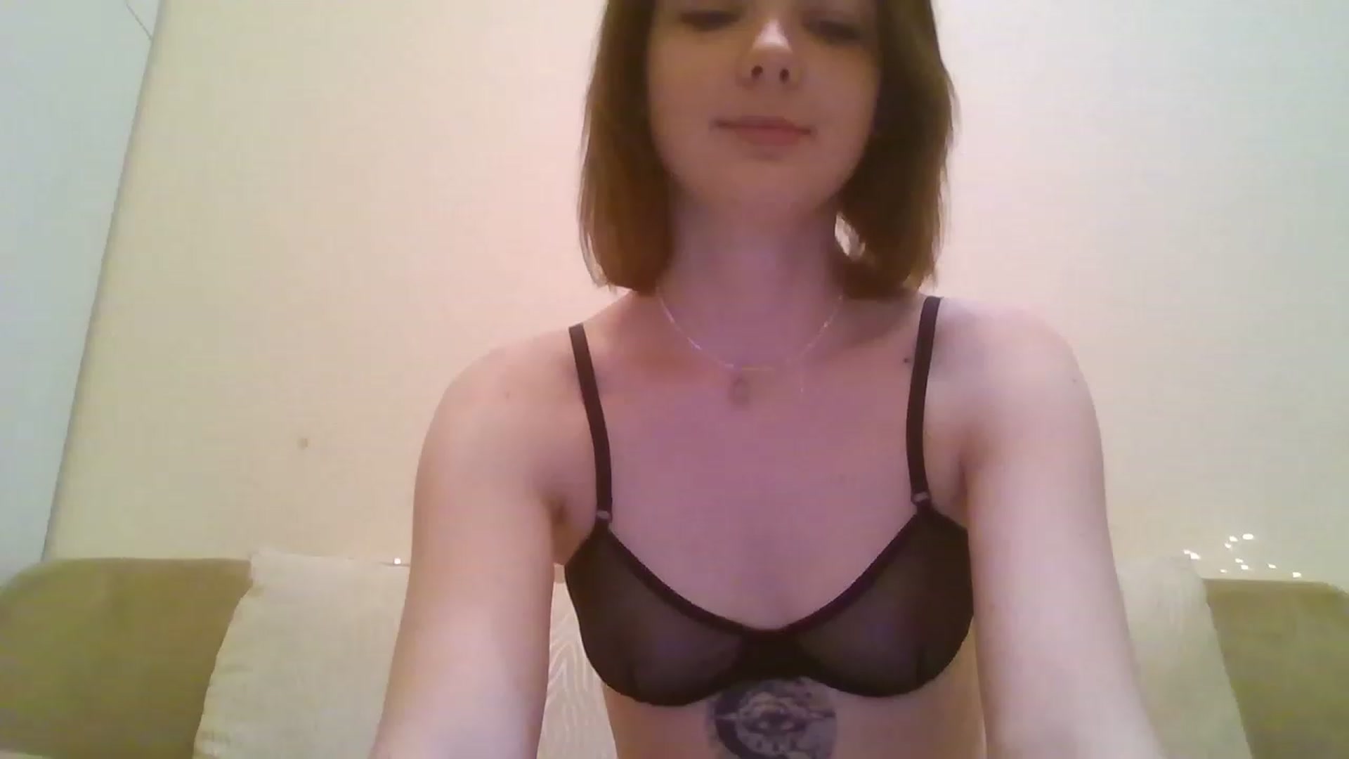 Gallery image thumbnail from RoxieSinner's myfreecams stream on, 11/16/2022, 13:12 image 6 of 20