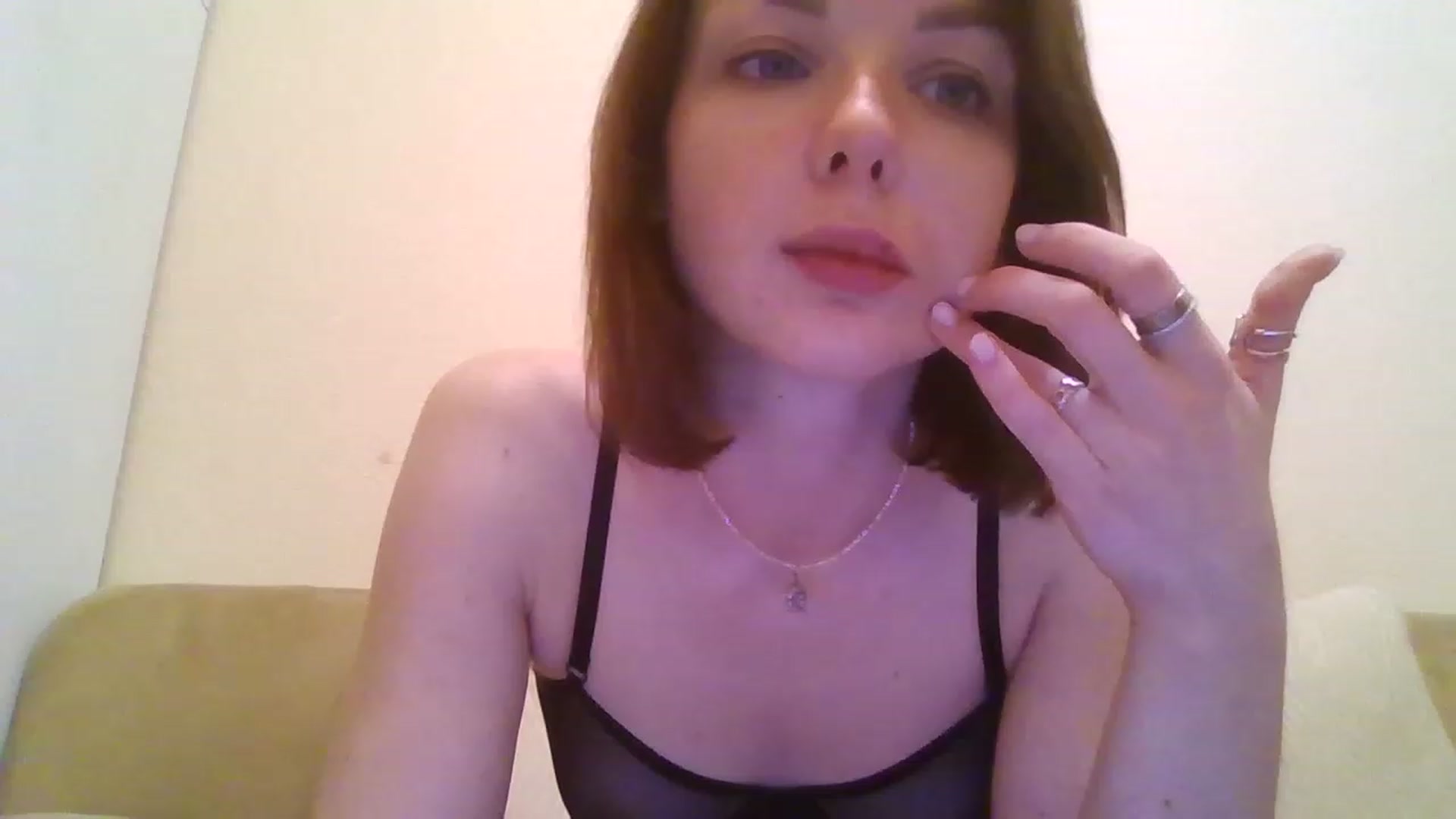 Gallery image thumbnail from RoxieSinner's myfreecams stream on, 11/19/2022, 20:20 image 15 of 20