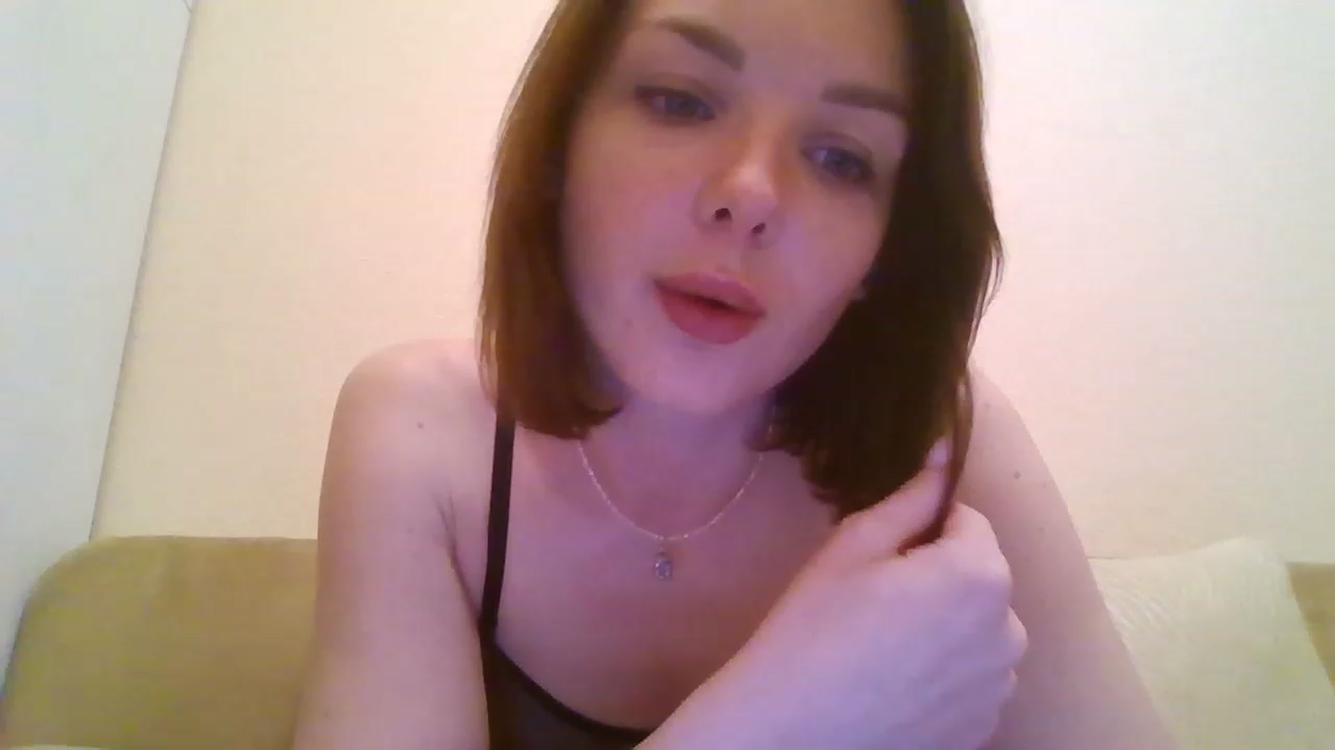 Gallery image thumbnail from RoxieSinner's myfreecams stream on, 11/19/2022, 20:20 image 18 of 20