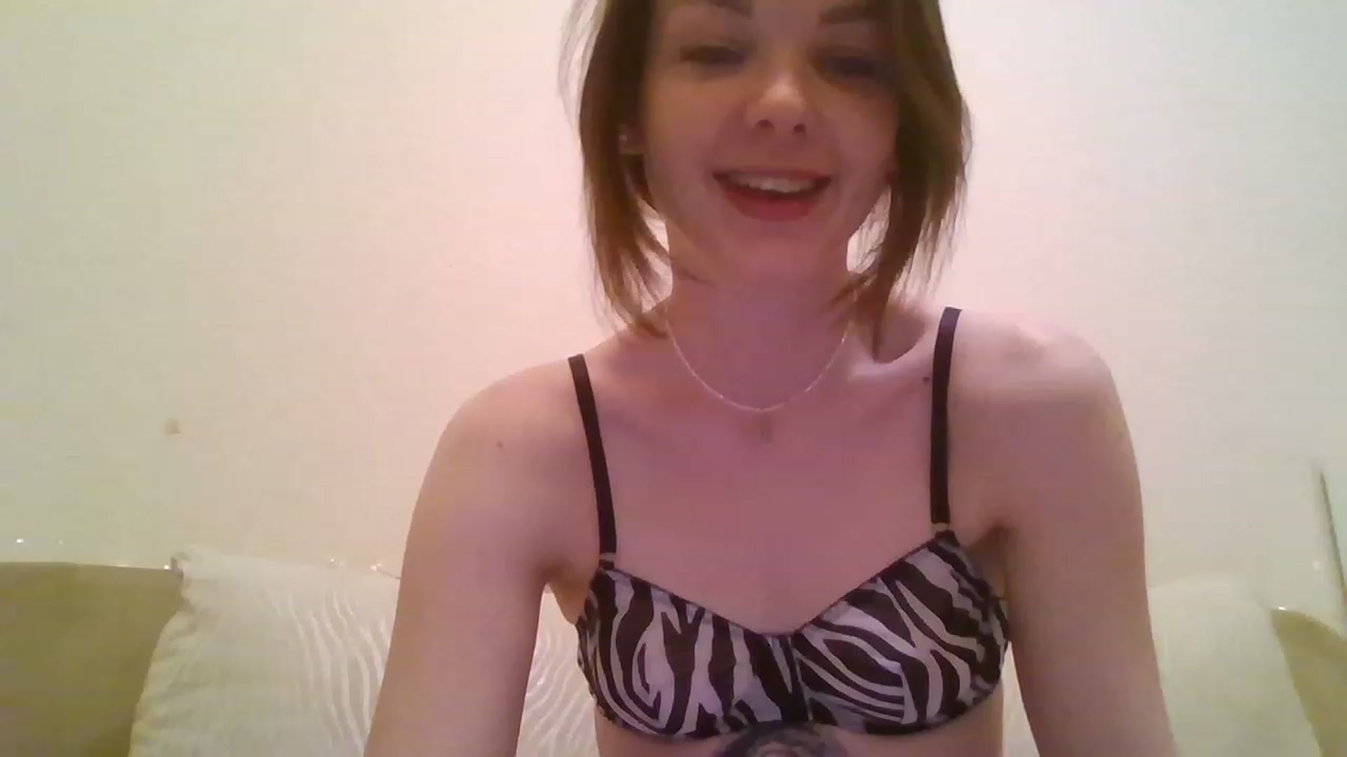 Gallery image thumbnail from RoxieSinner's myfreecams stream on, 11/20/2022, 14:30 image 17 of 20